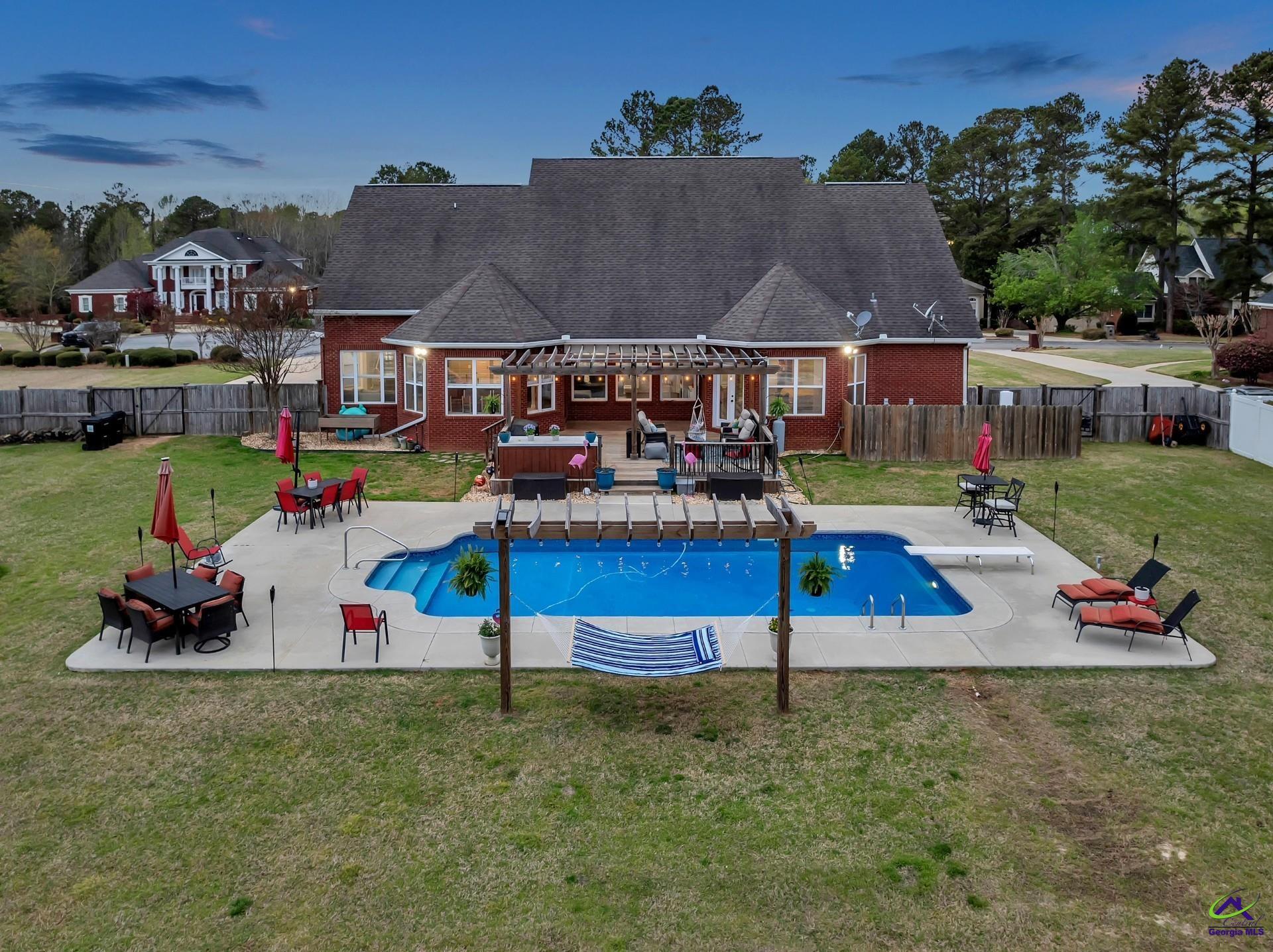 4 Willow Lake Drive