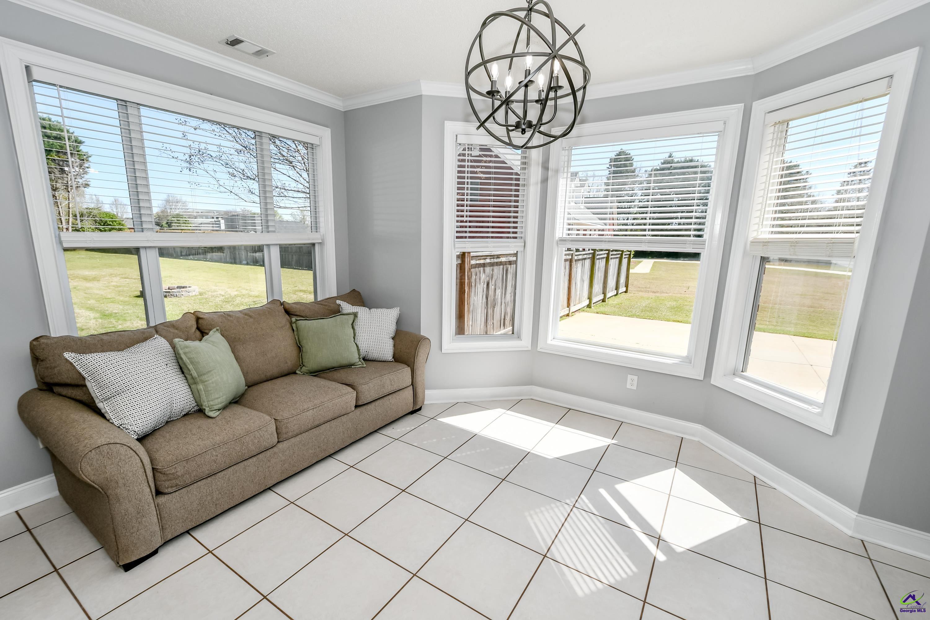4 Willow Lake Drive
