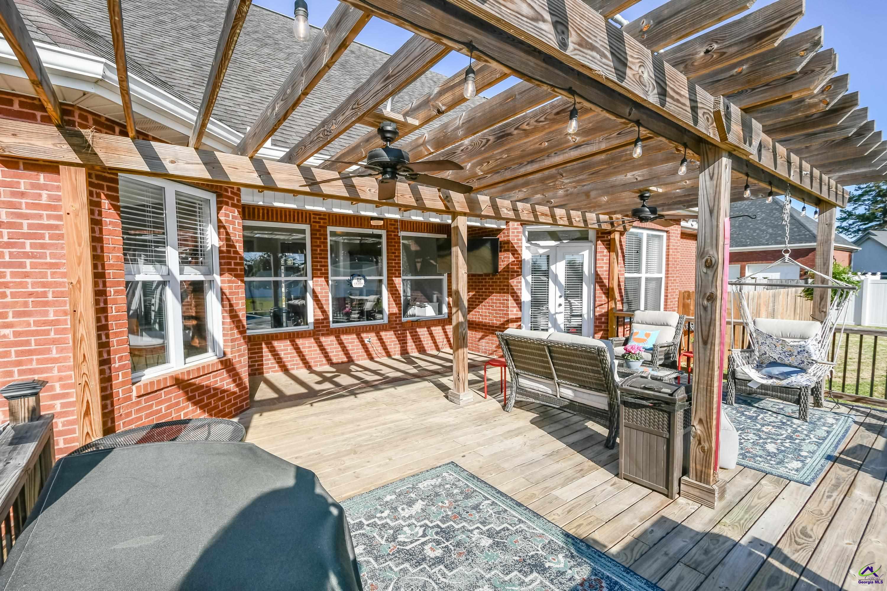 4 Willow Lake Drive