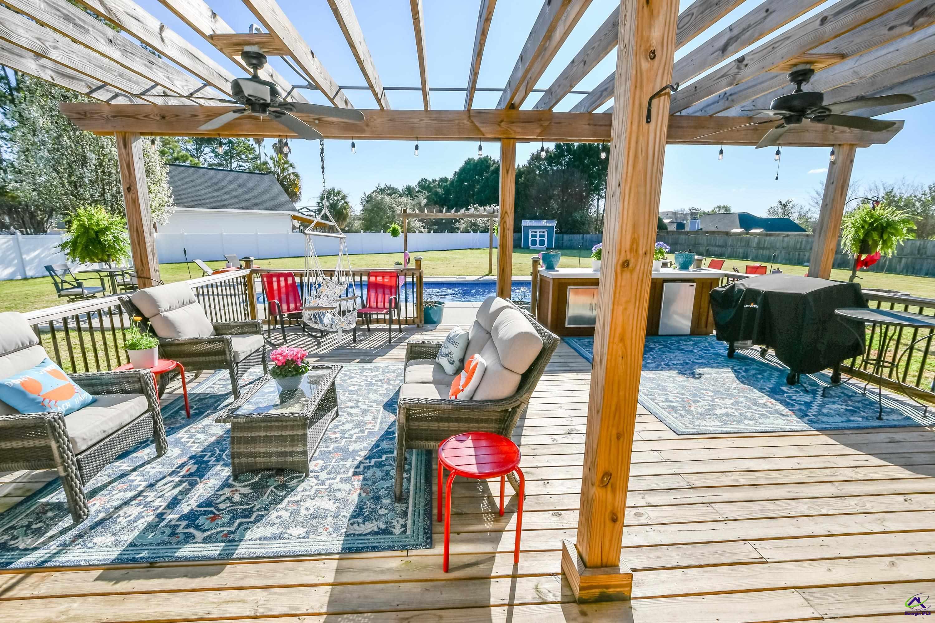 4 Willow Lake Drive