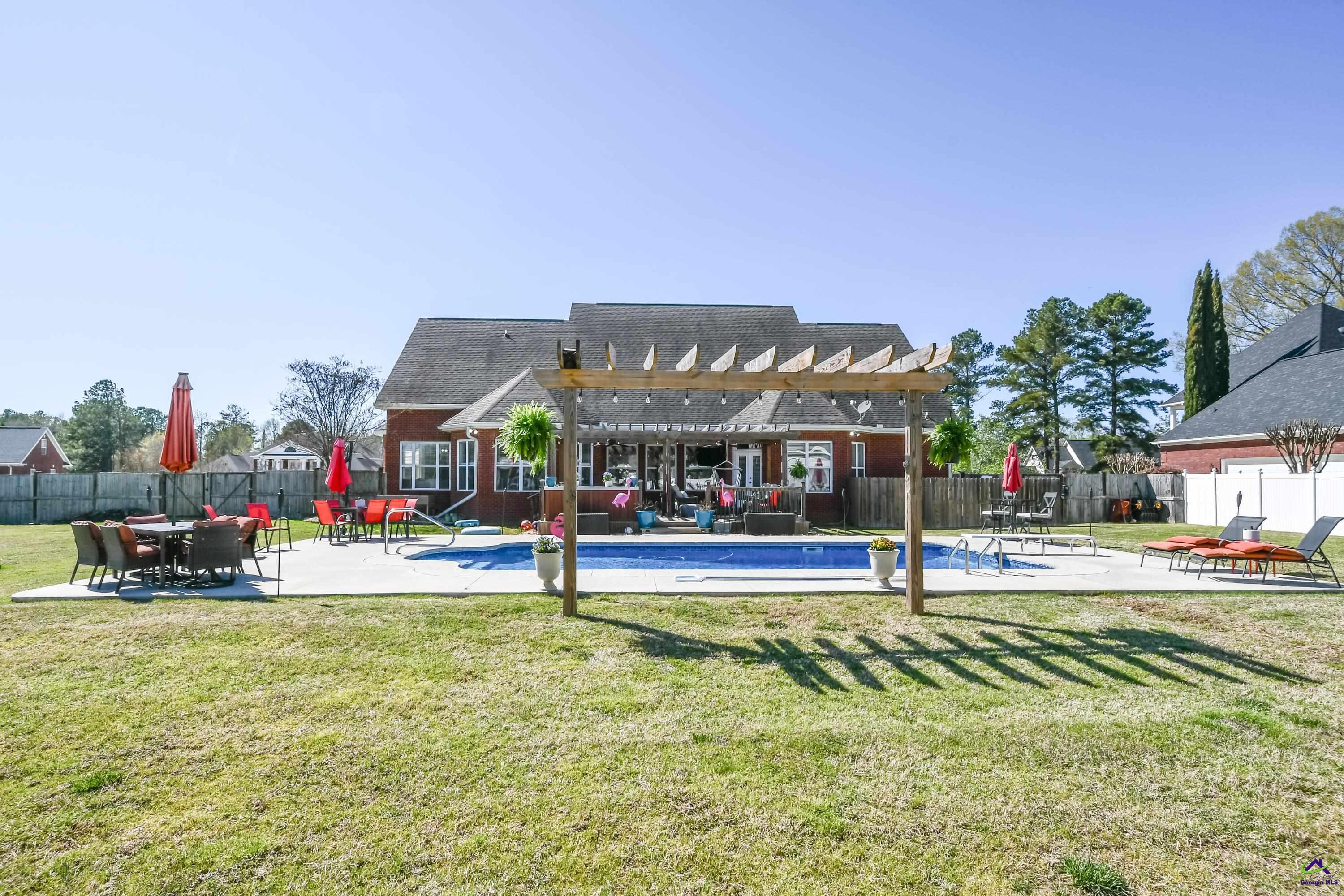 4 Willow Lake Drive