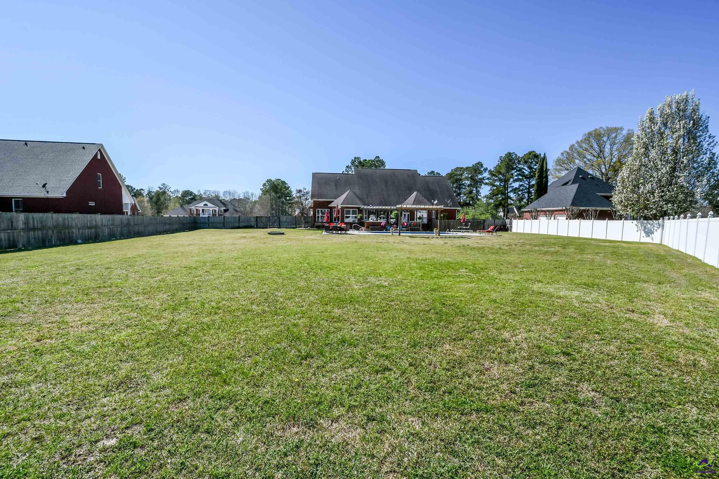 4 Willow Lake Drive