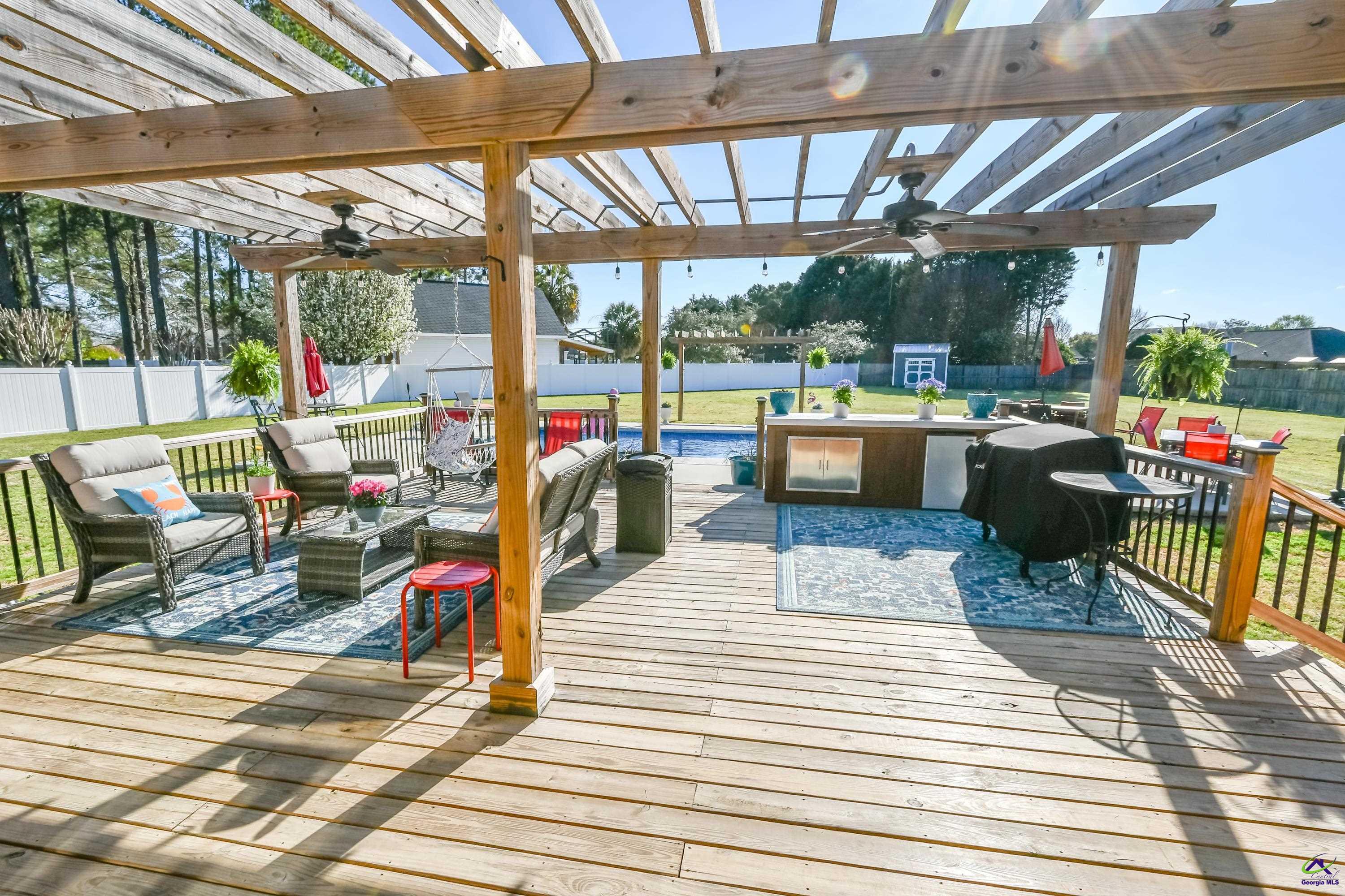 4 Willow Lake Drive