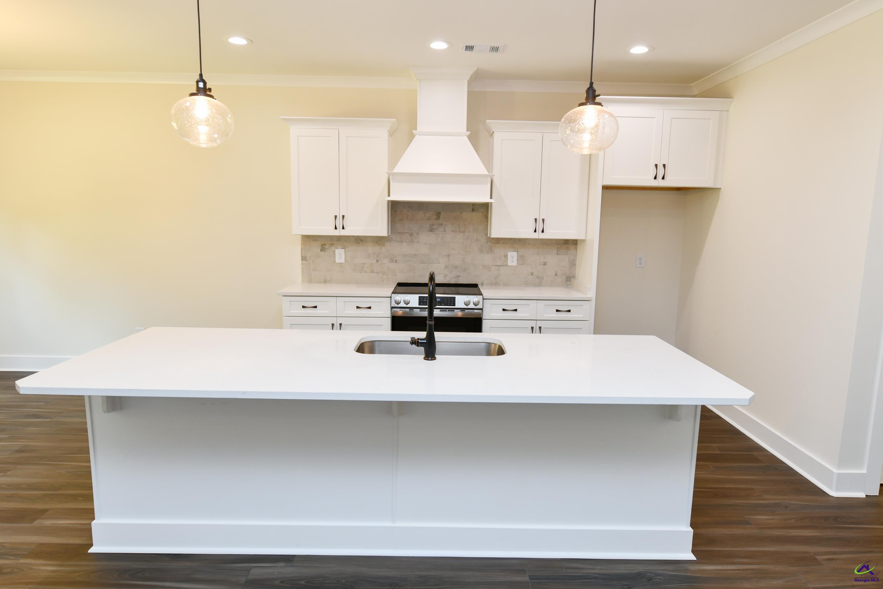 211 Willowbrook Lane