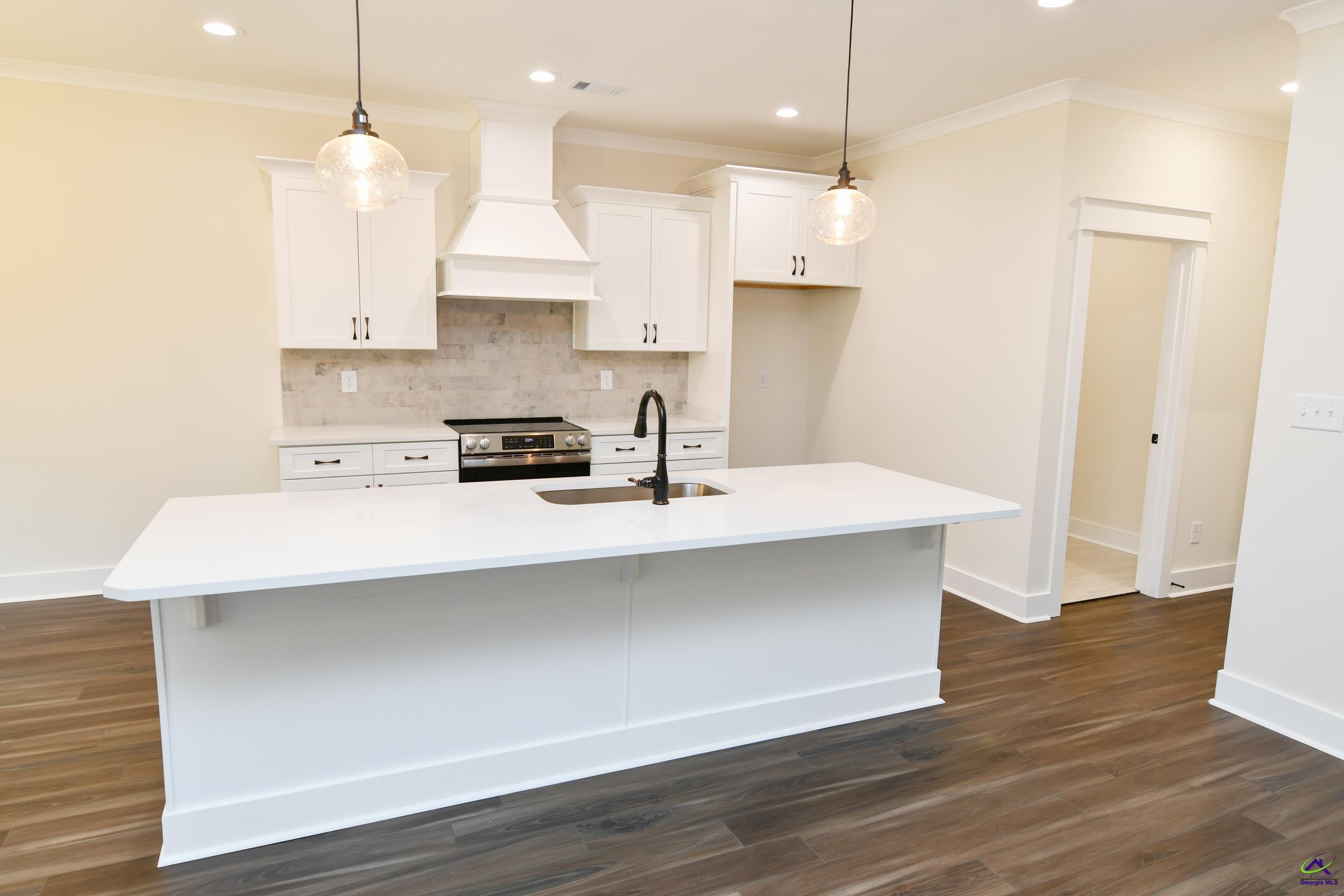 211 Willowbrook Lane