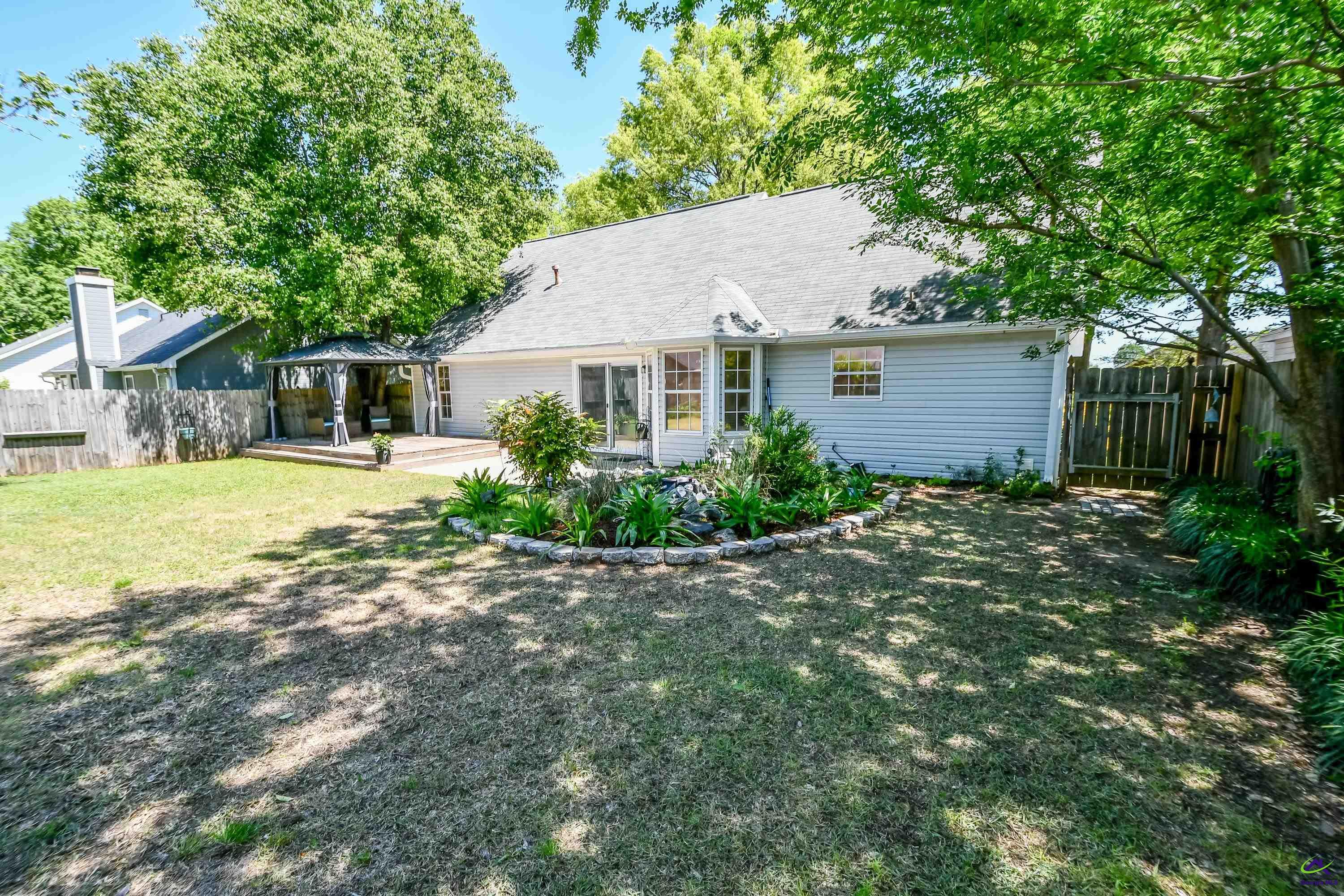 105 Mayfair Circle