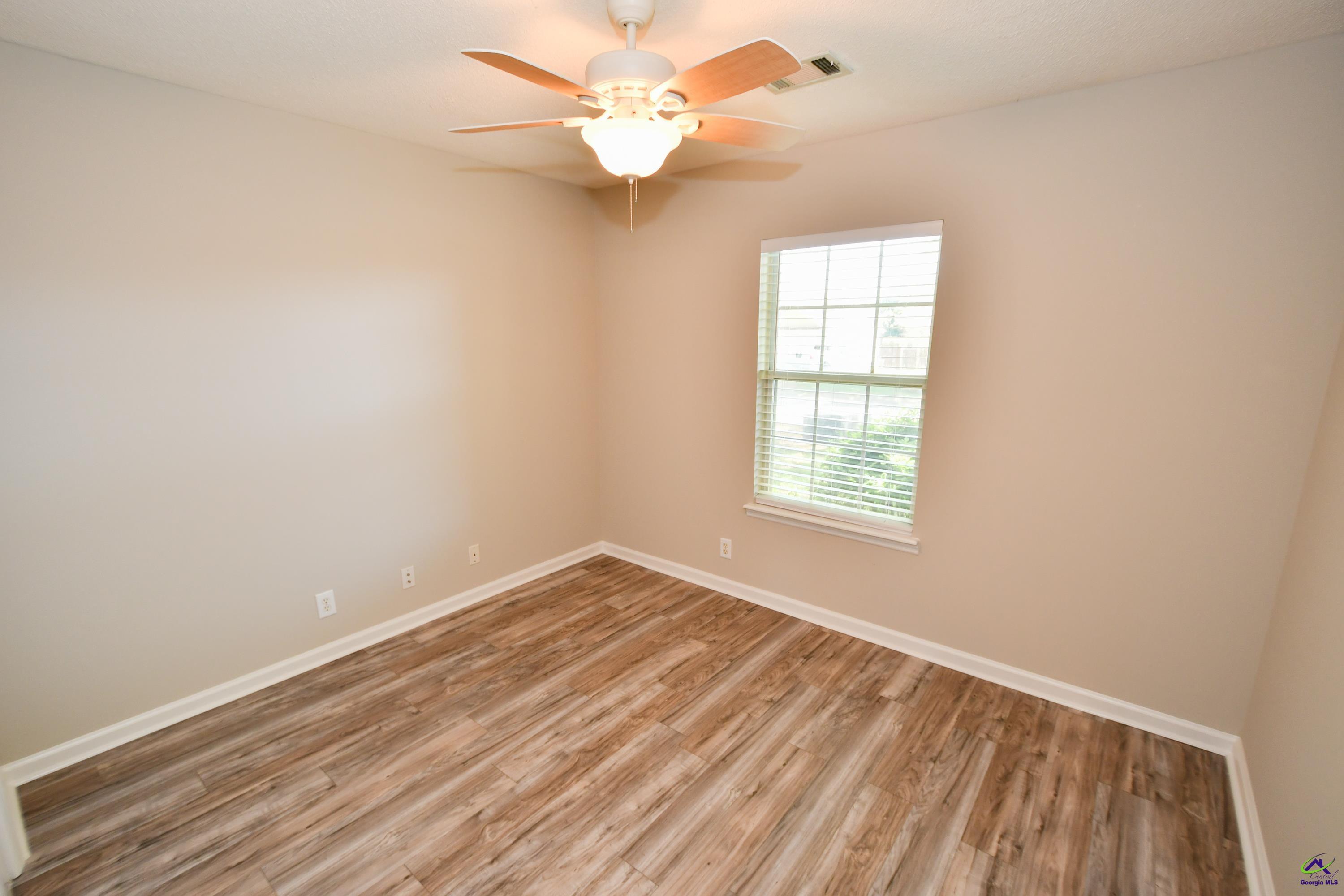 105 Mayfair Circle