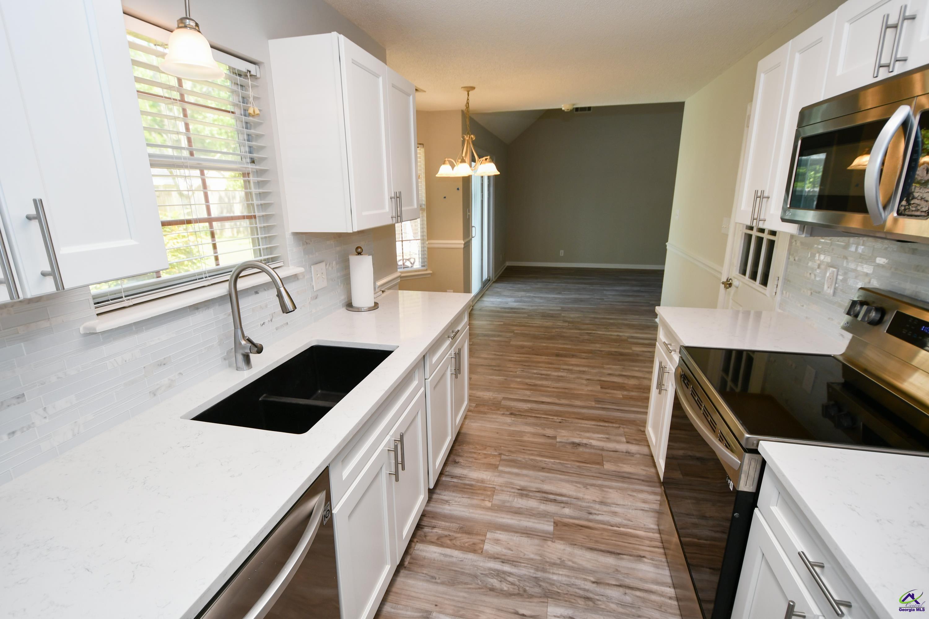 105 Mayfair Circle