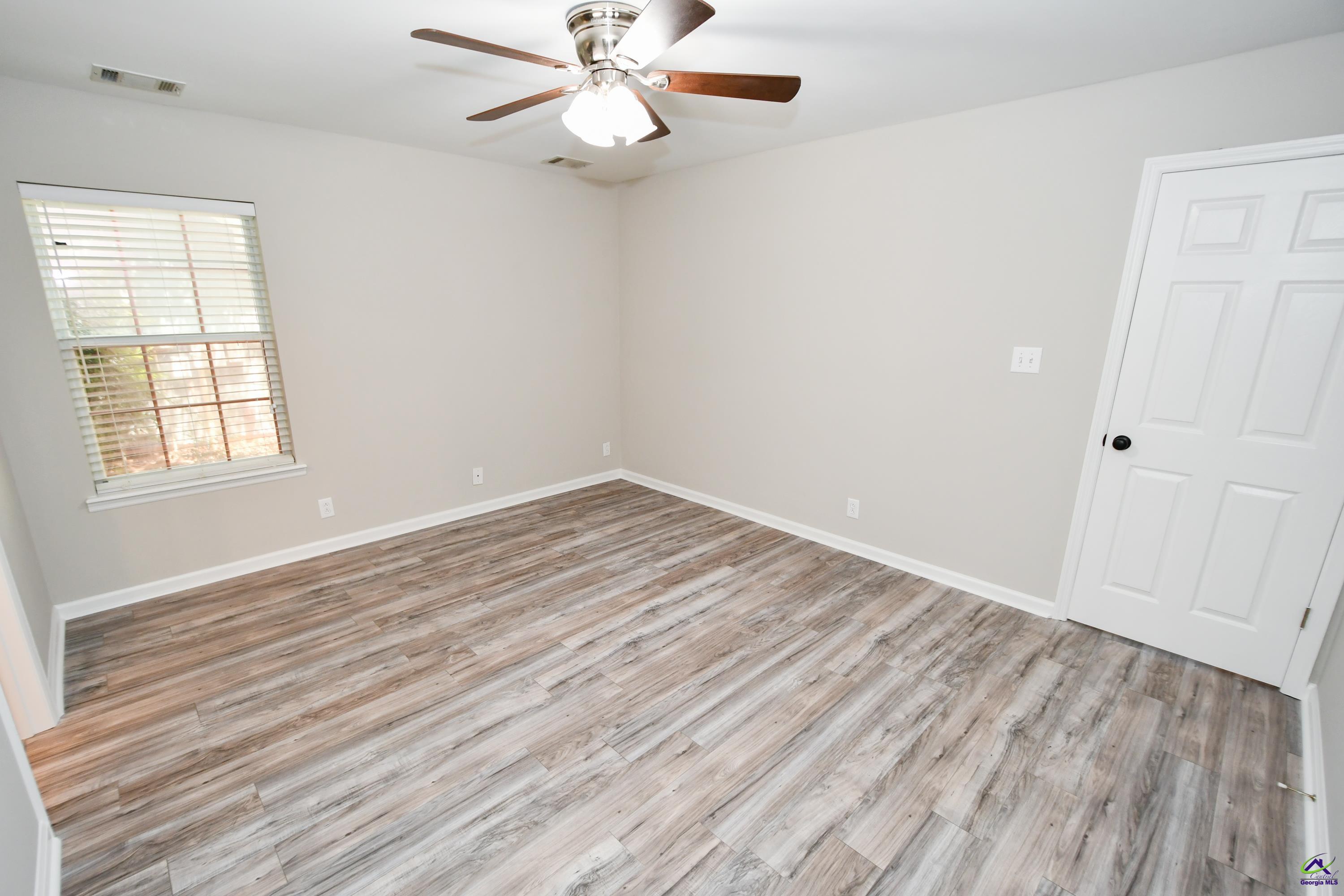 105 Mayfair Circle