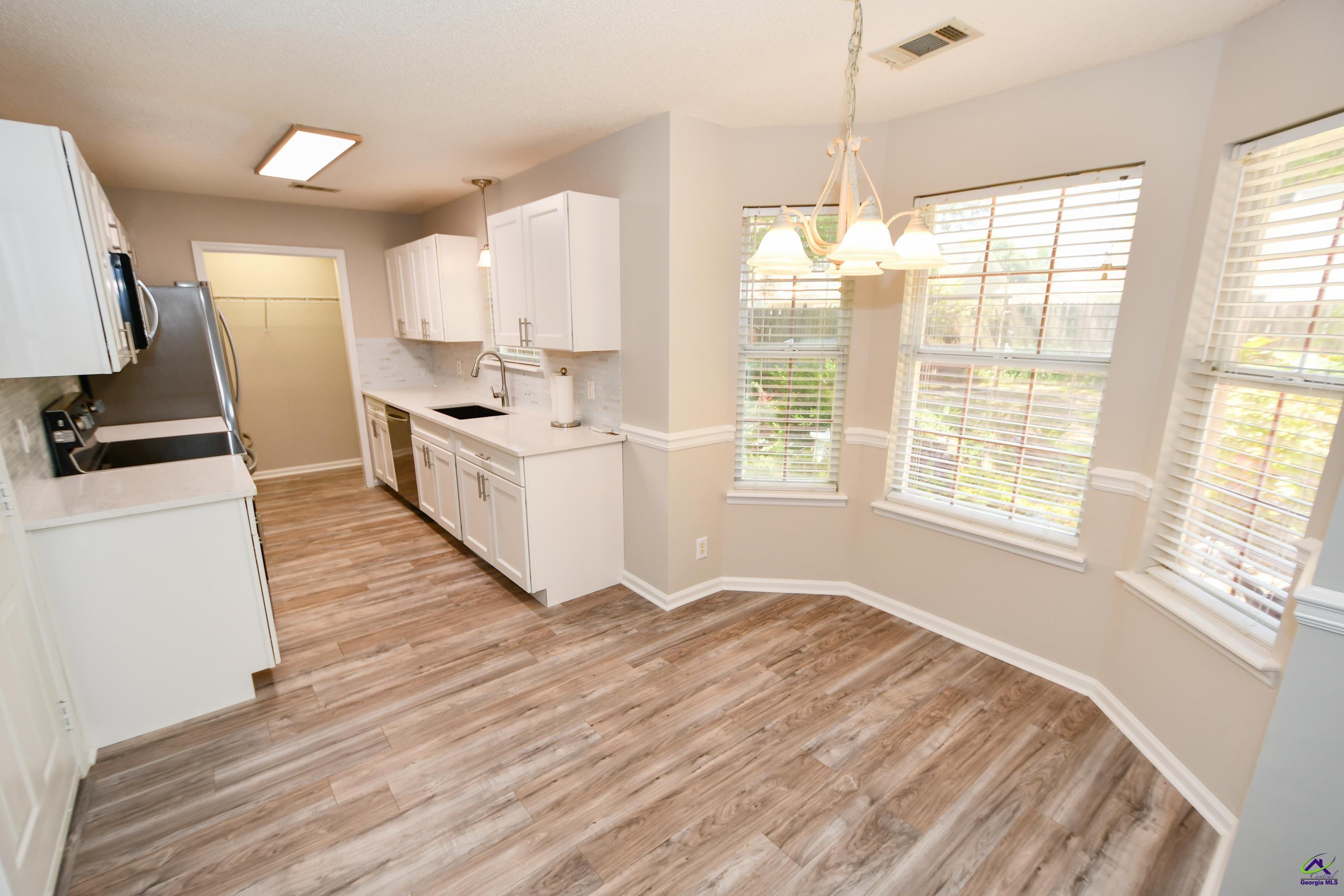 105 Mayfair Circle