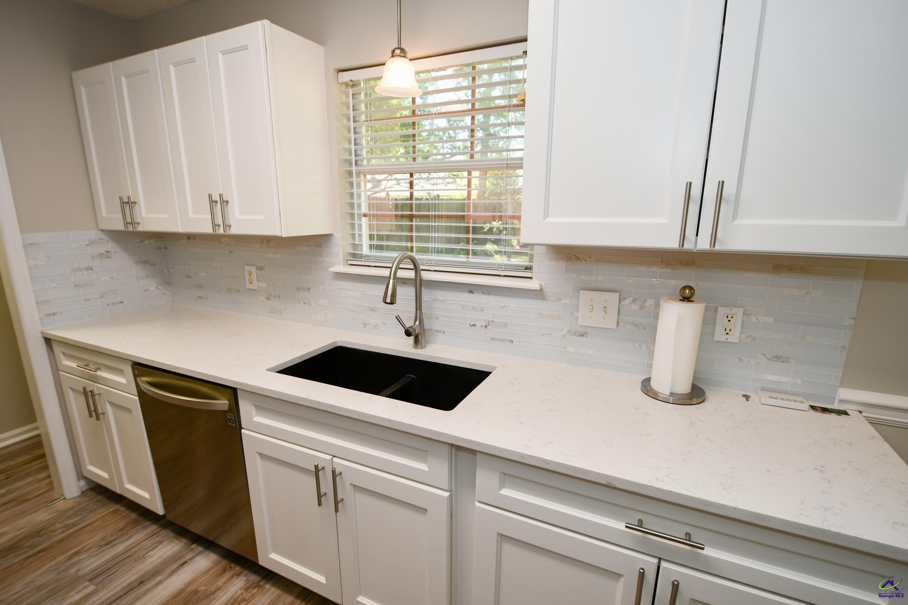 105 Mayfair Circle