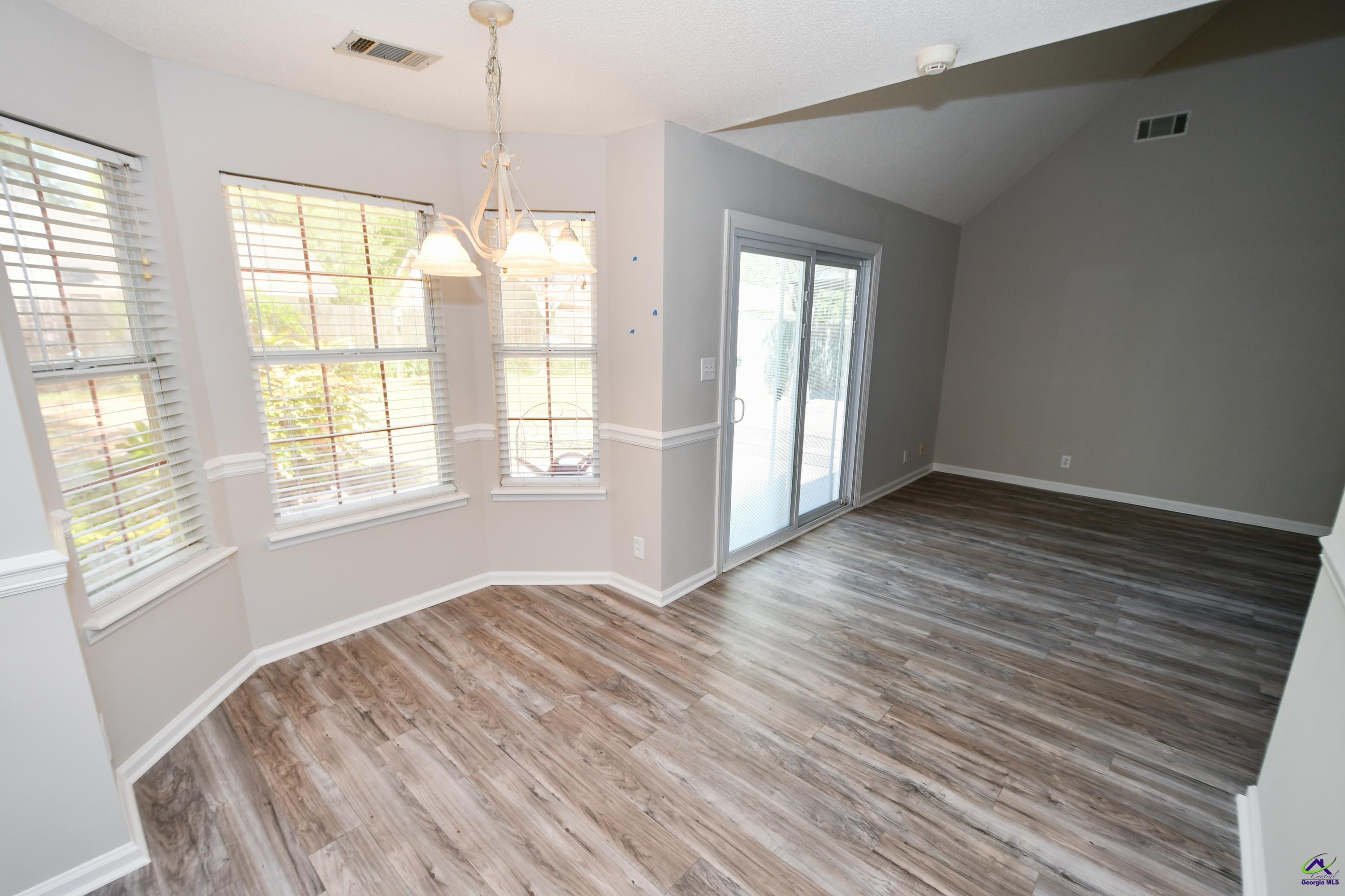 105 Mayfair Circle
