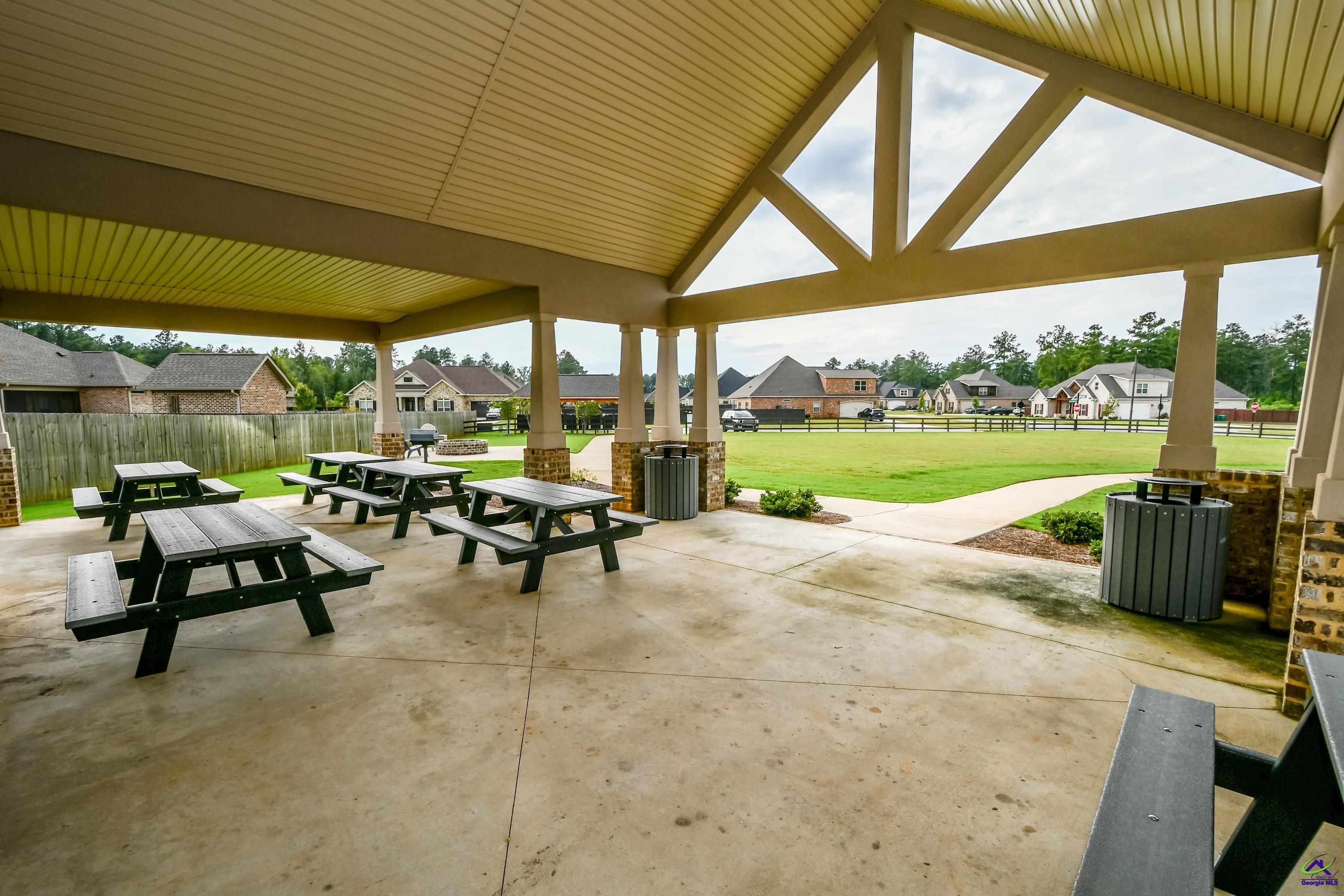 212 Willowbrook Lane