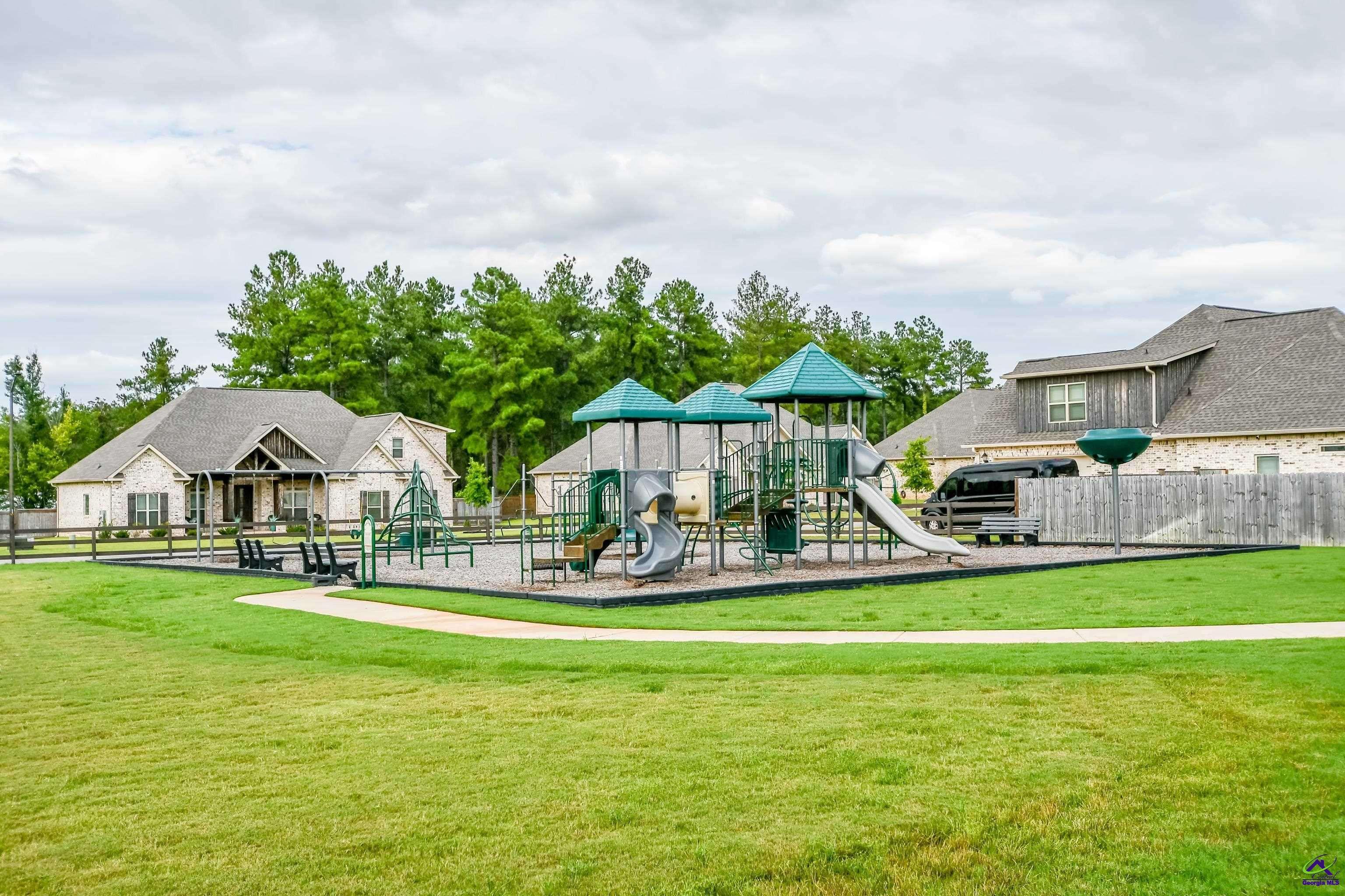 212 Willowbrook Lane