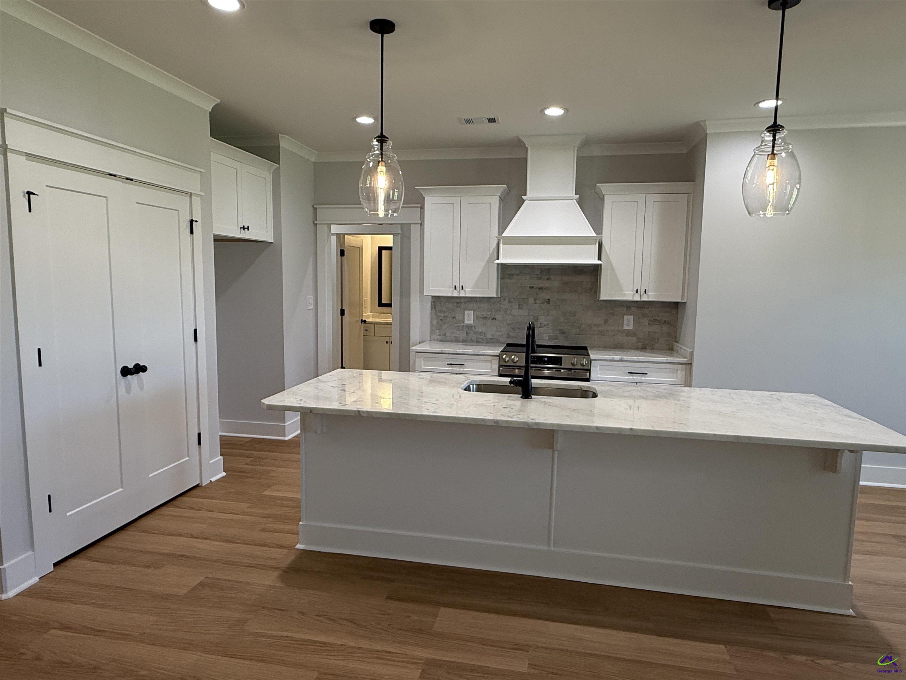 212 Willowbrook Lane