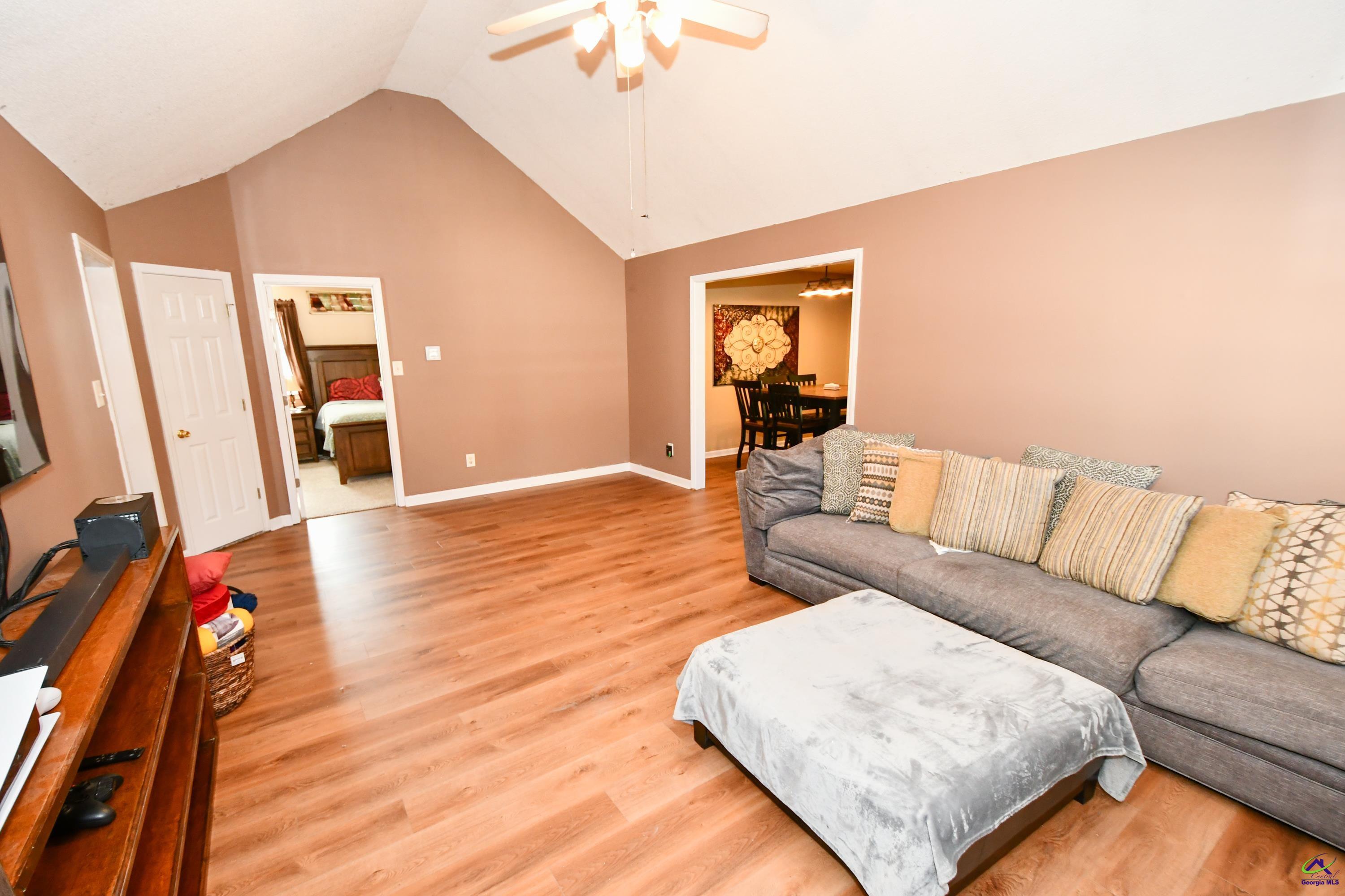 205 Willis Creek Rd