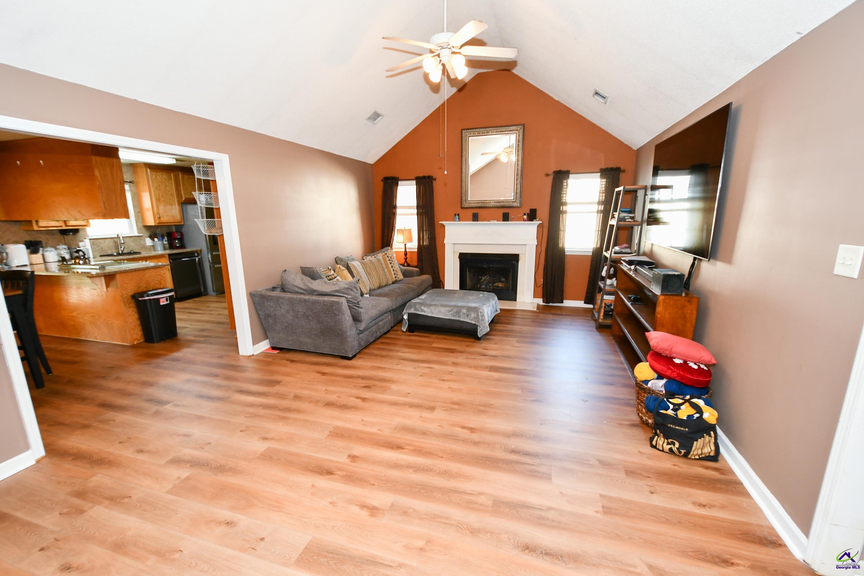 205 Willis Creek Rd