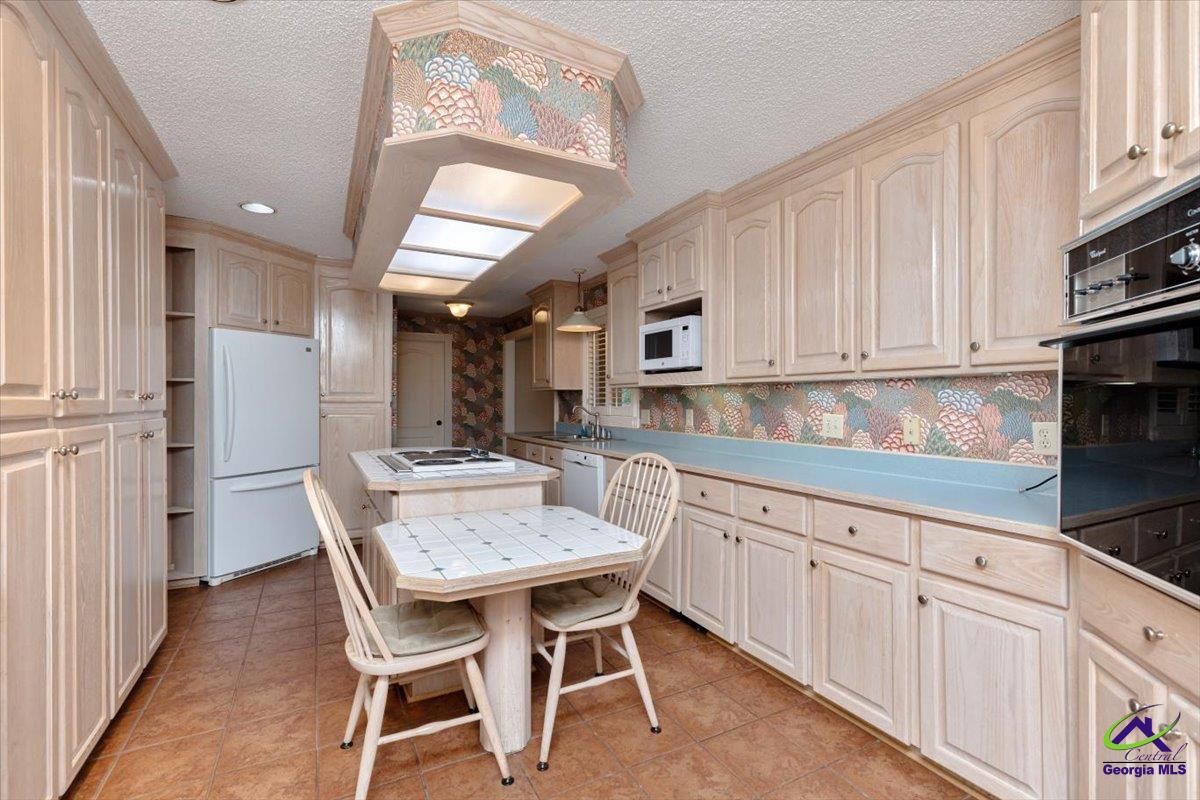 206 Ridgeland Drive