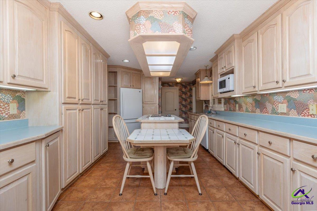 206 Ridgeland Drive