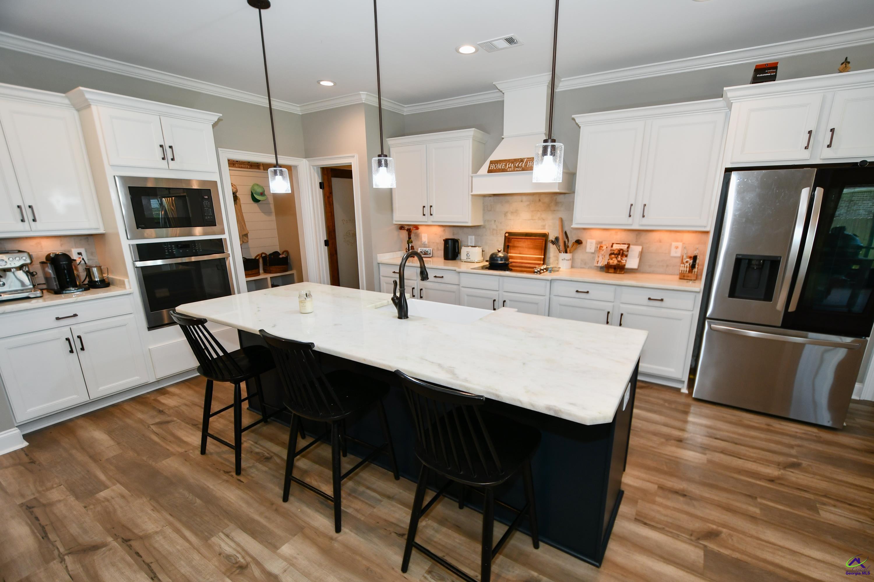 412 Stonegate Trail