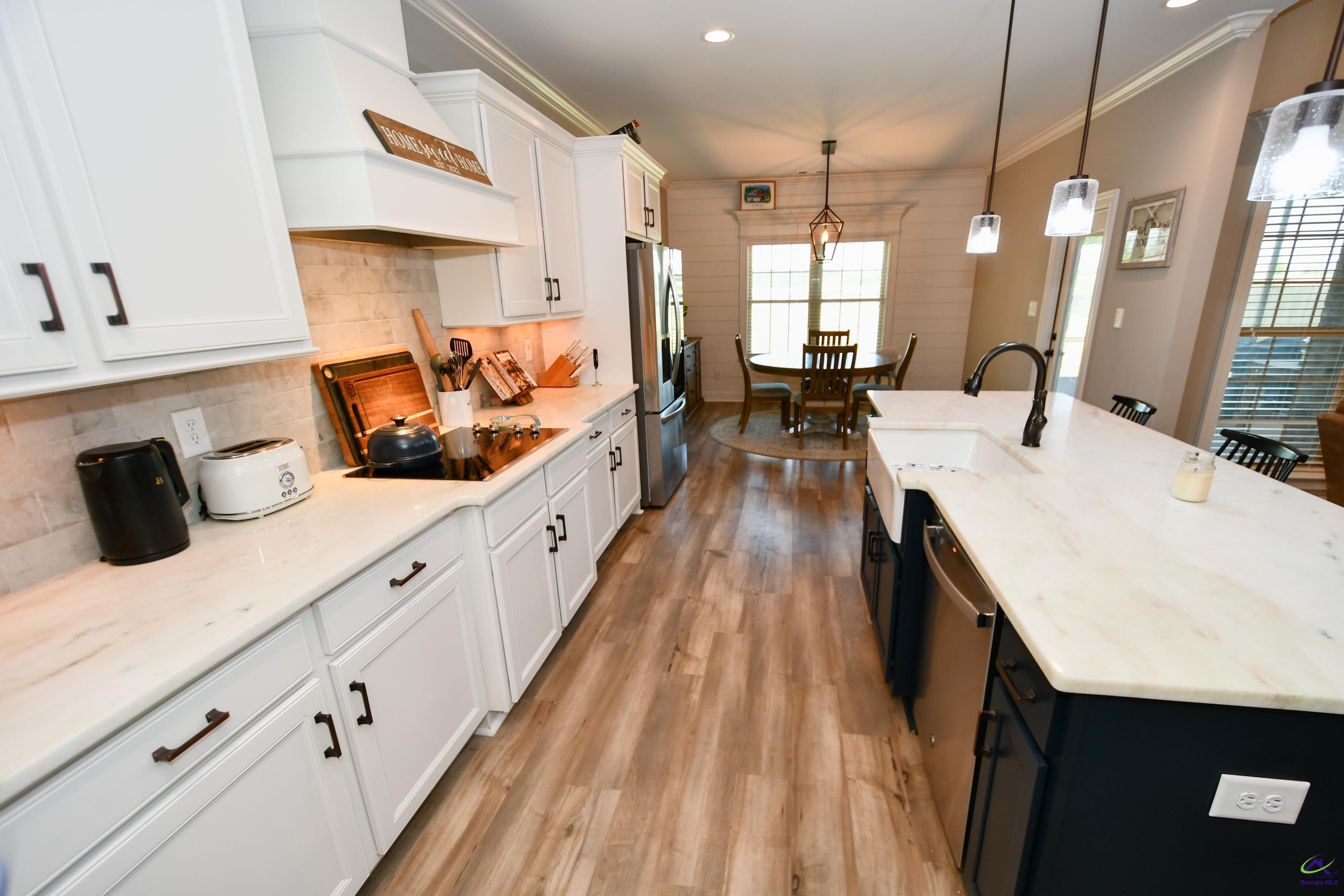 412 Stonegate Trail
