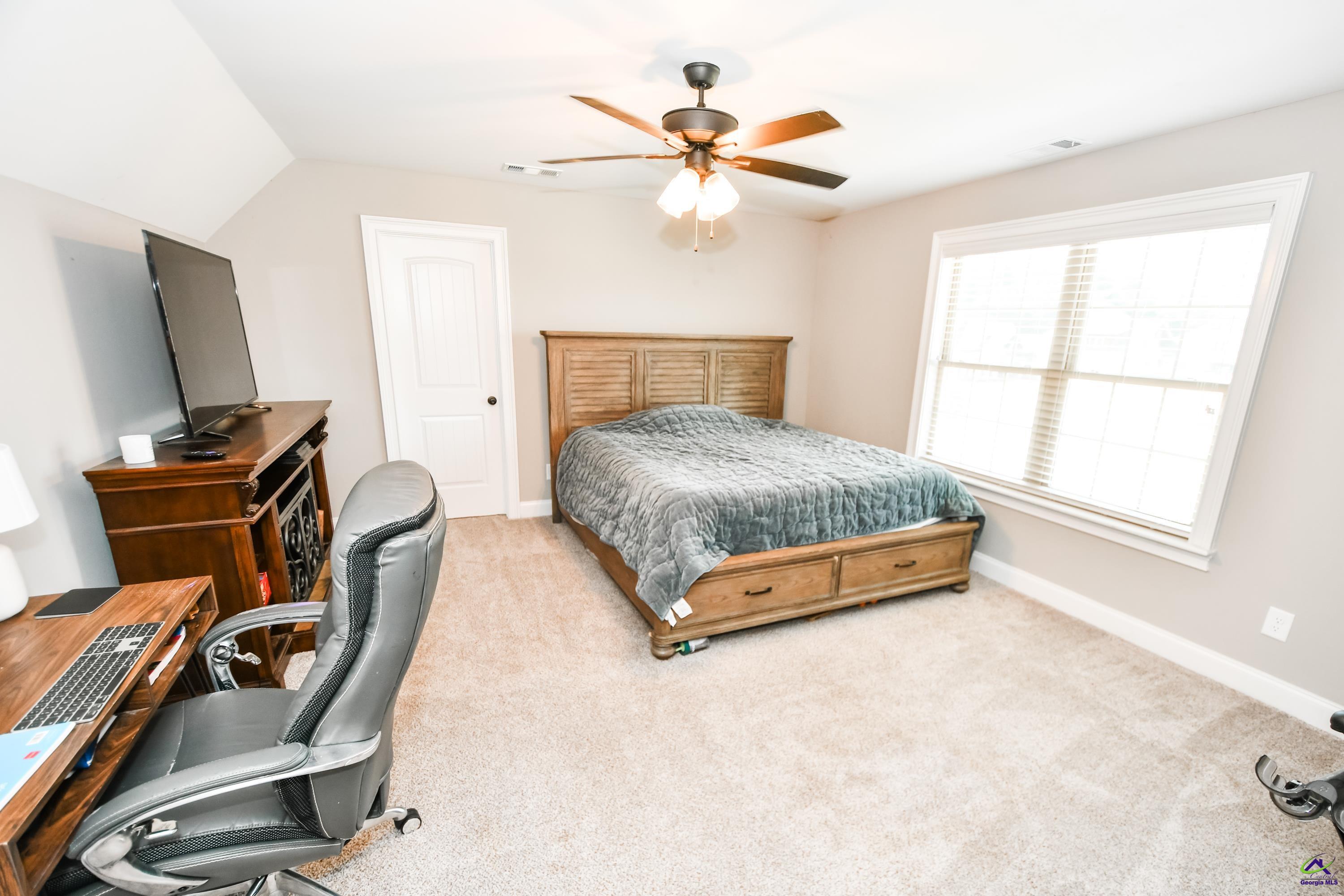 412 Stonegate Trail