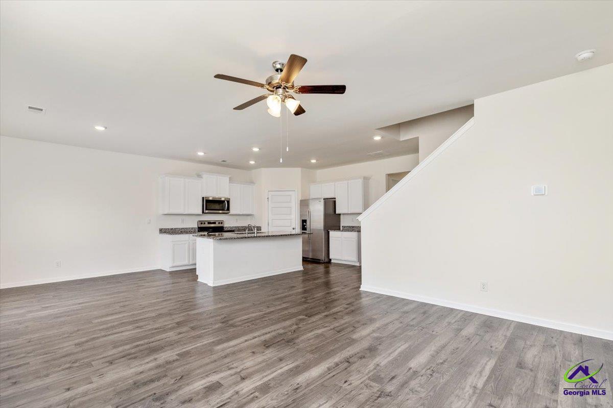 111 Farmers Way