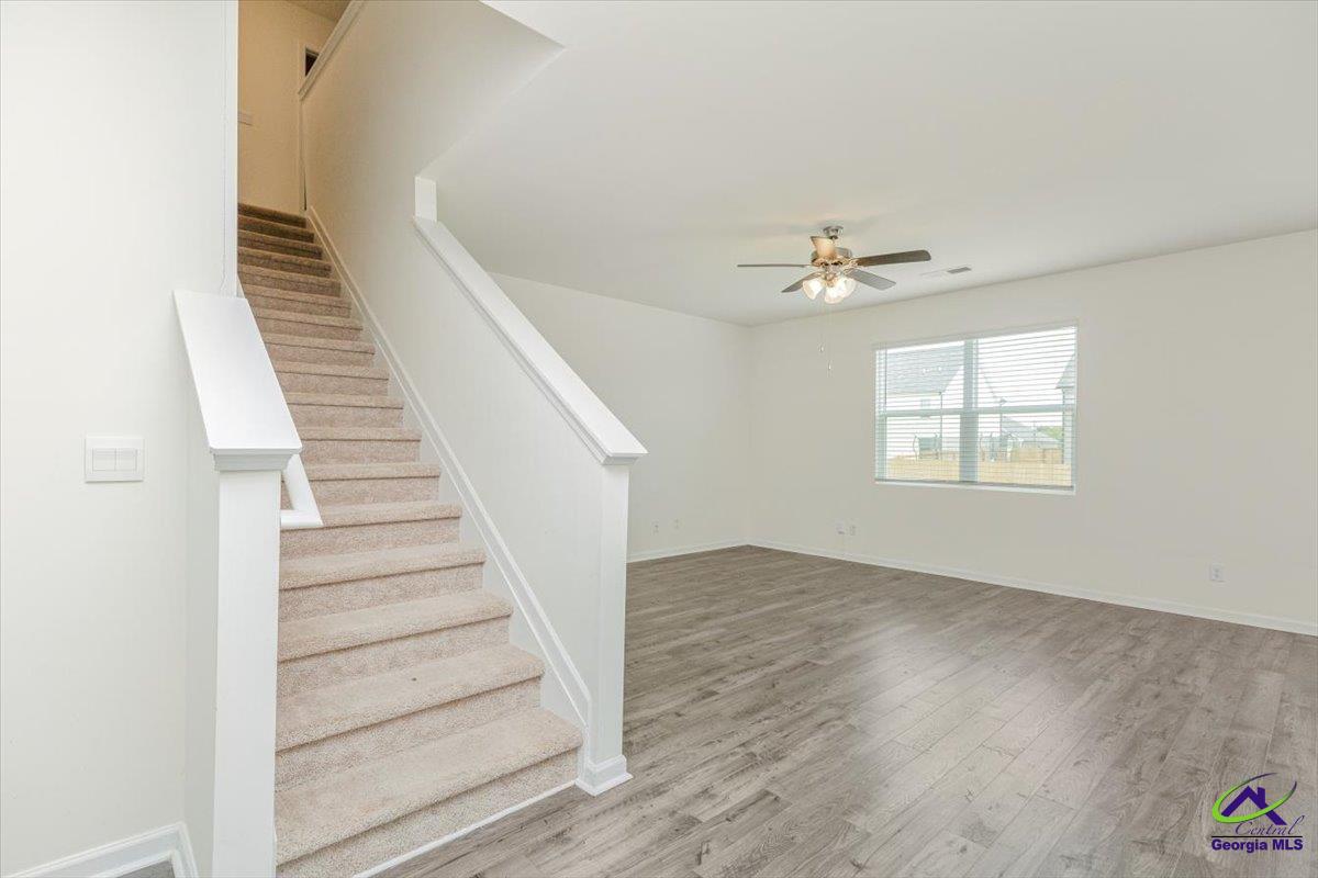 111 Farmers Way