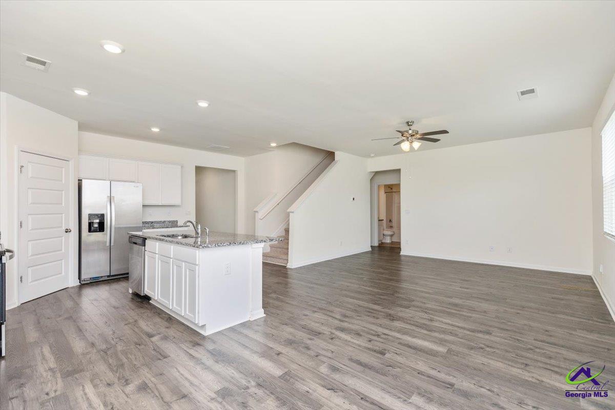 111 Farmers Way