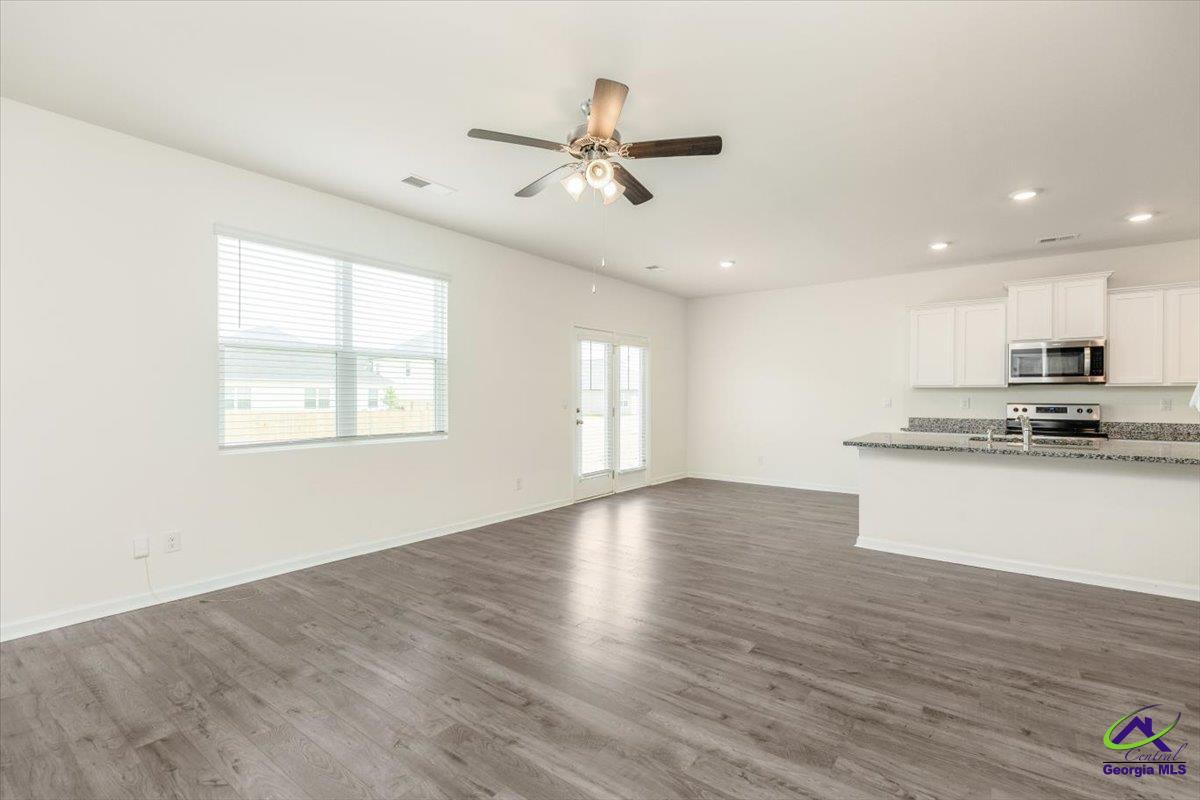 111 Farmers Way