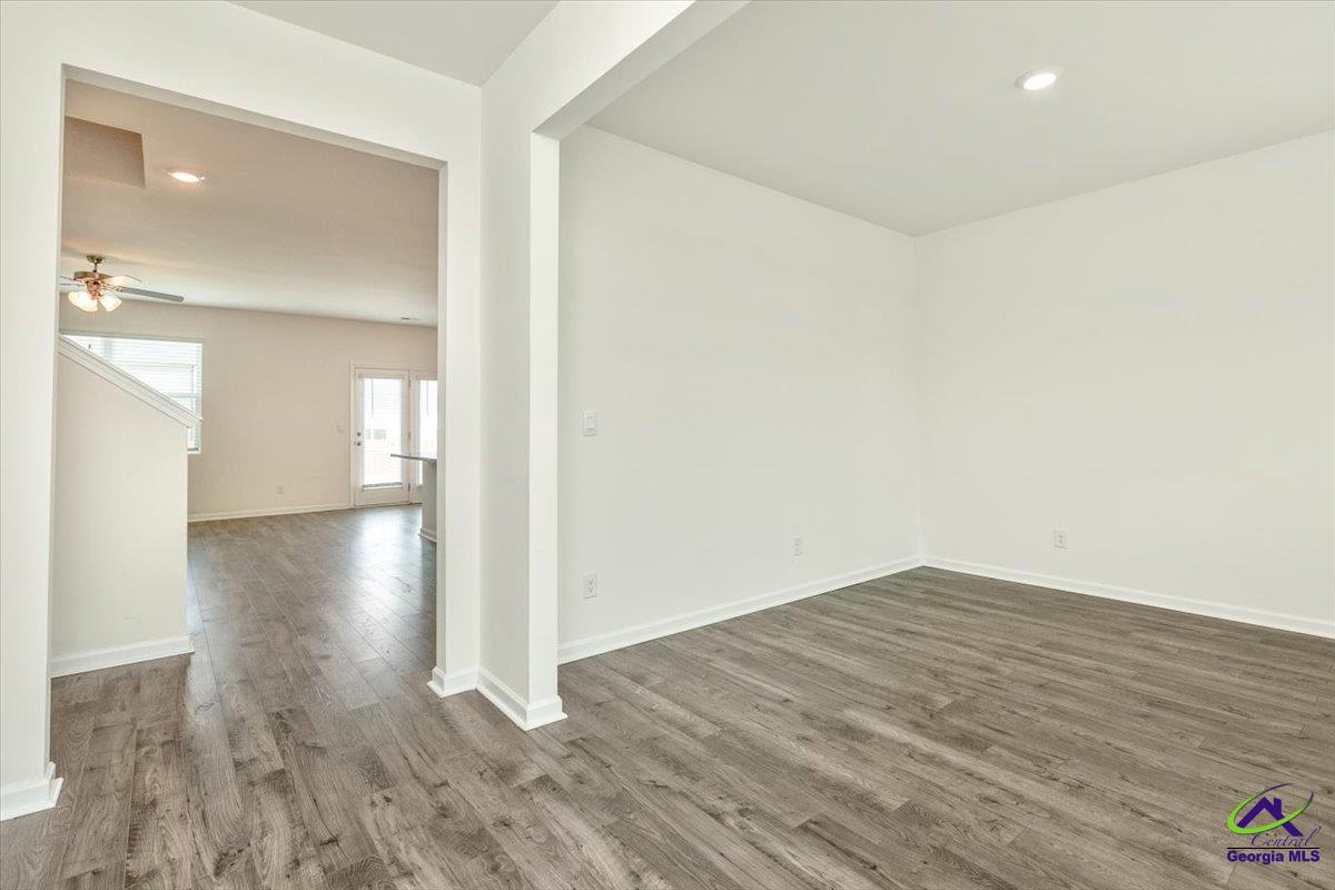 111 Farmers Way