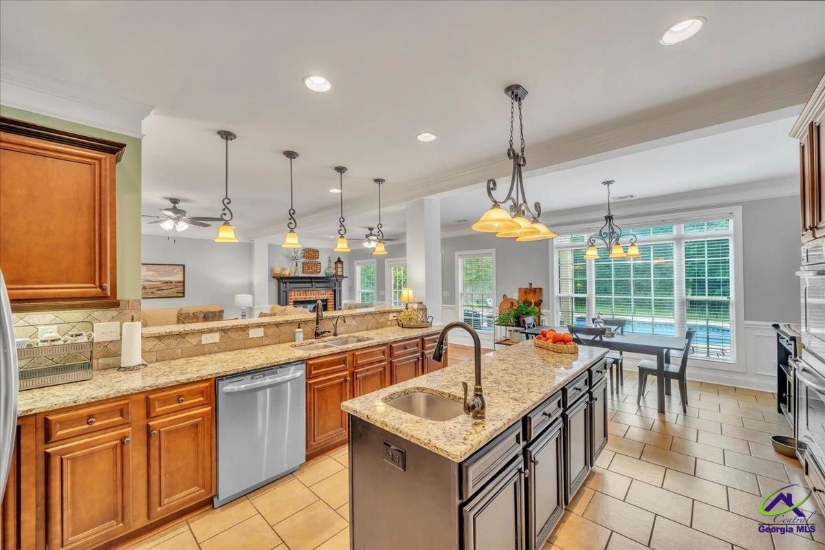 1035 Chattahoochee Drive