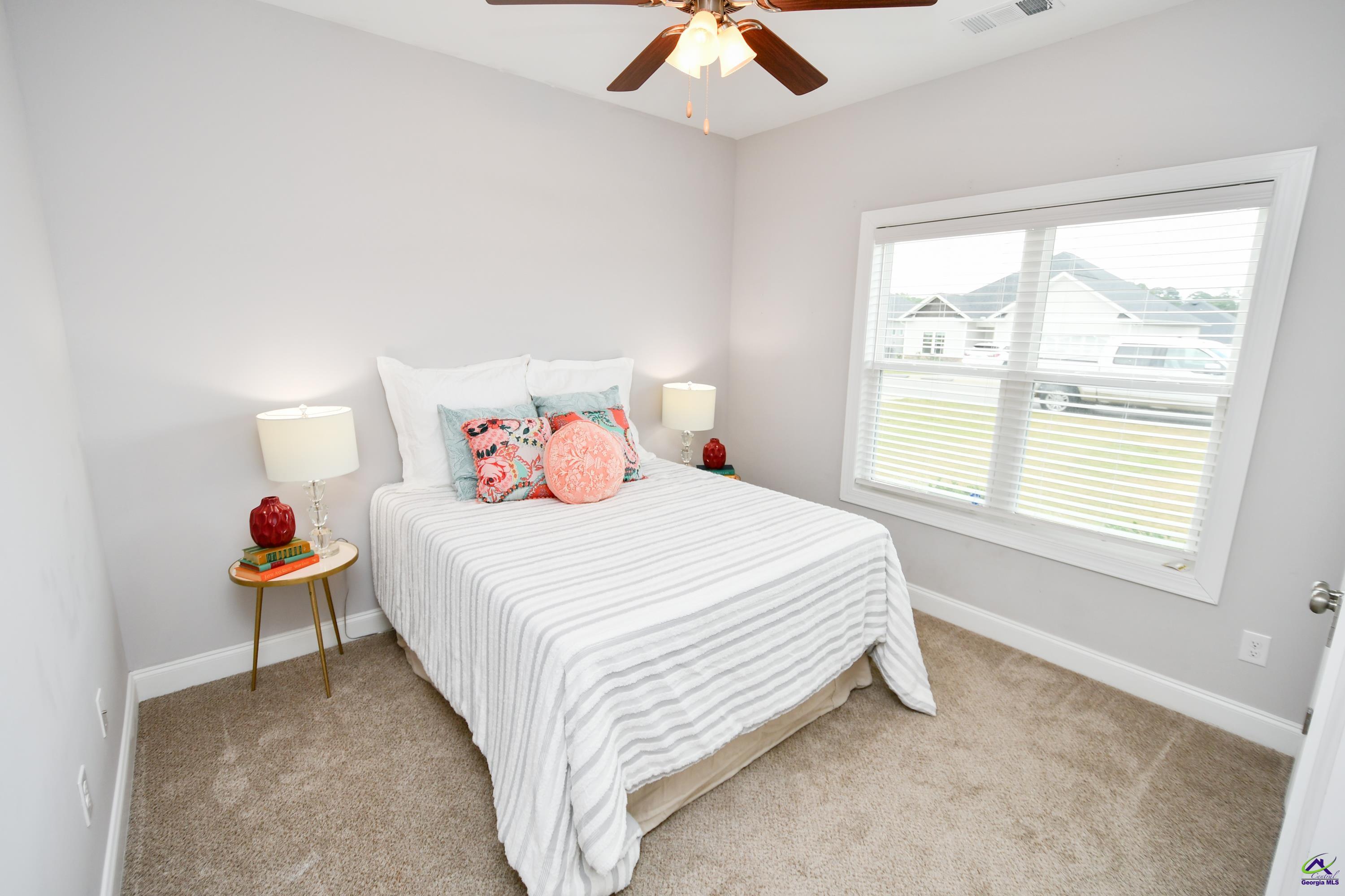 907 Adirondac Way