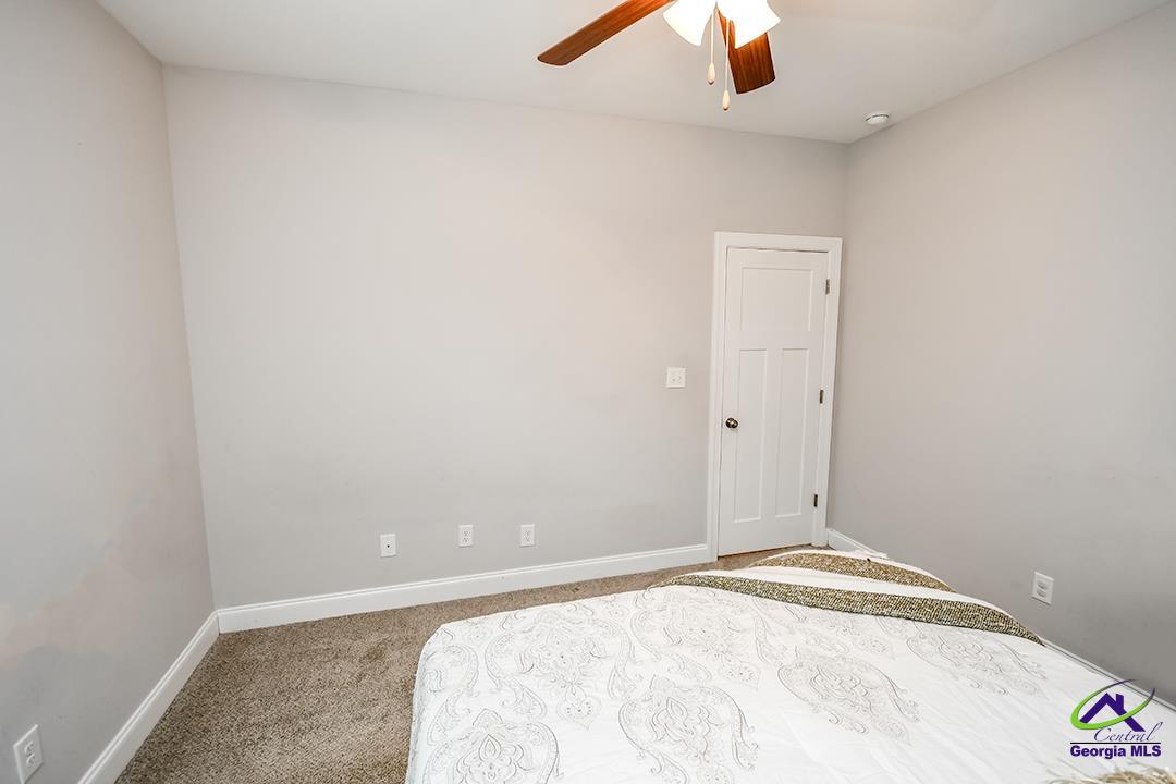 907 Adirondac Way