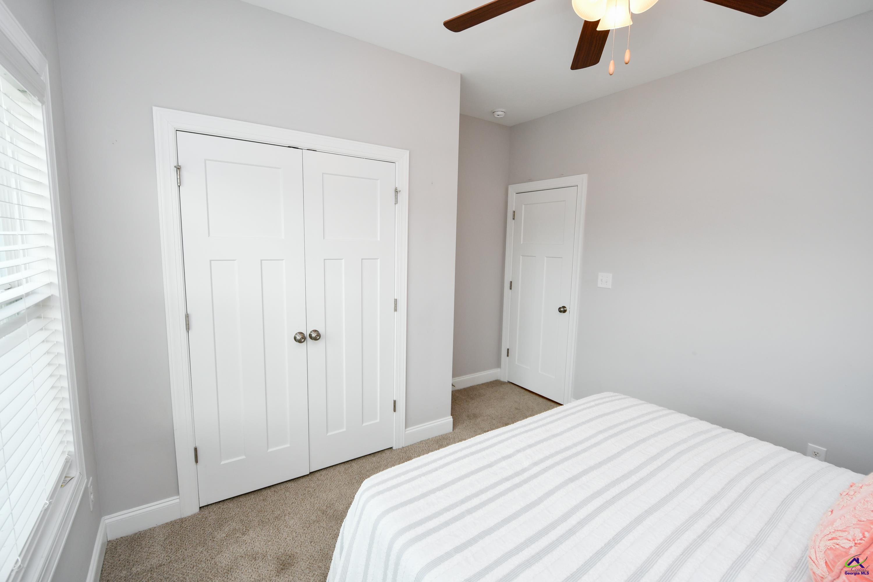 907 Adirondac Way