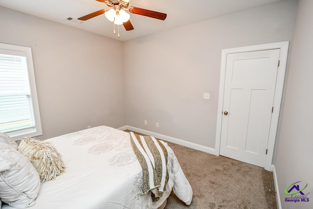 907 Adirondac Way