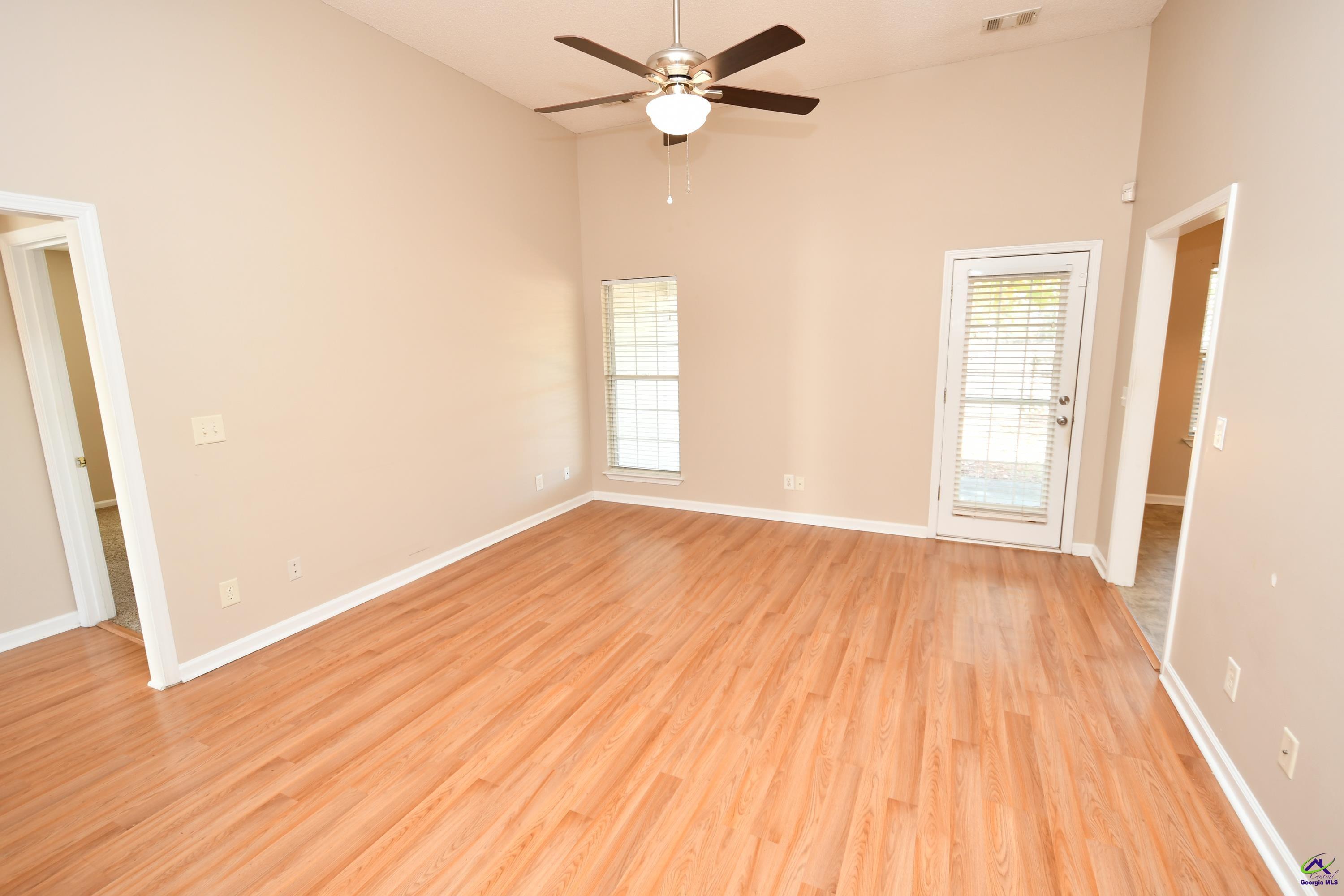 107 Dorothy Ct
