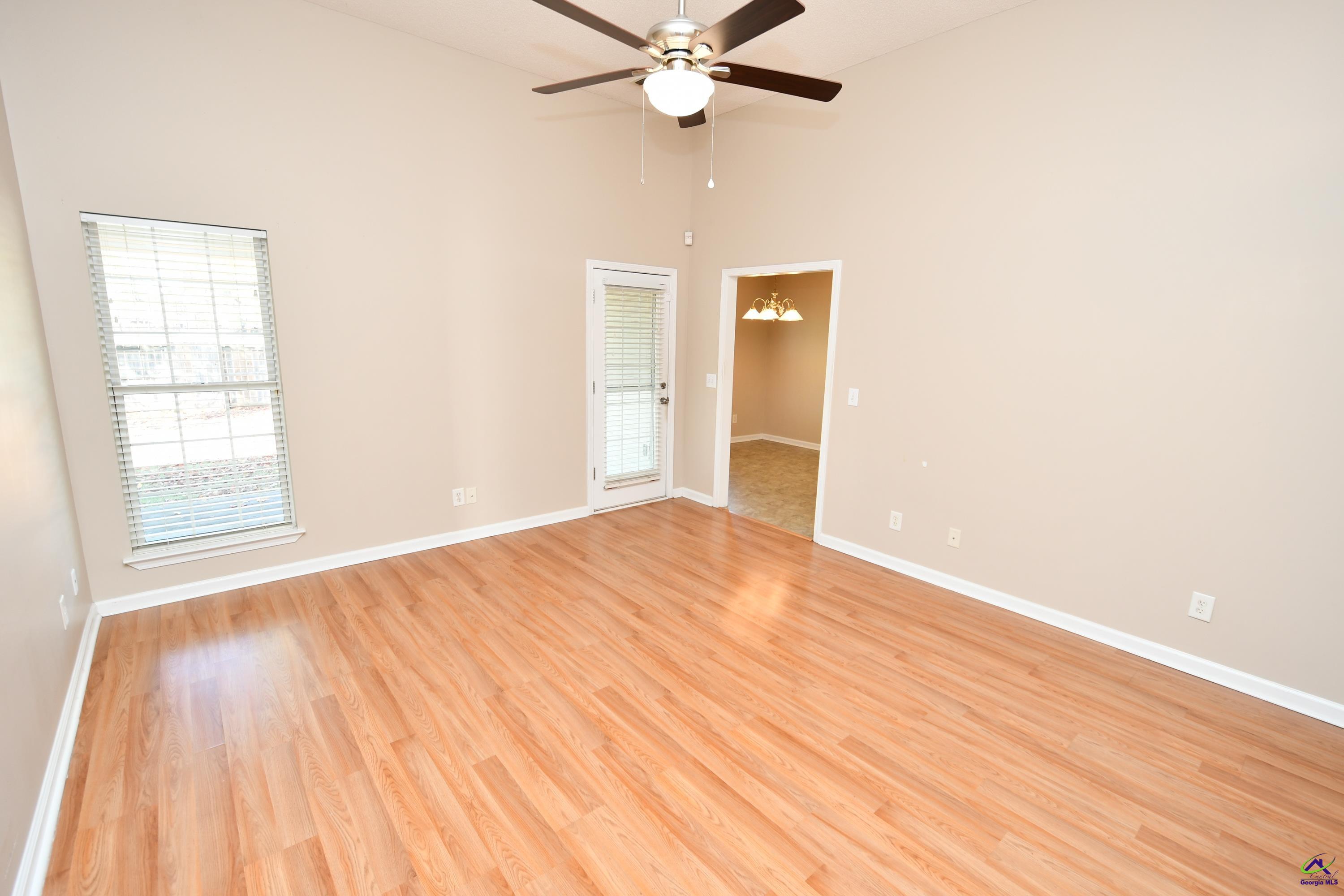 107 Dorothy Ct
