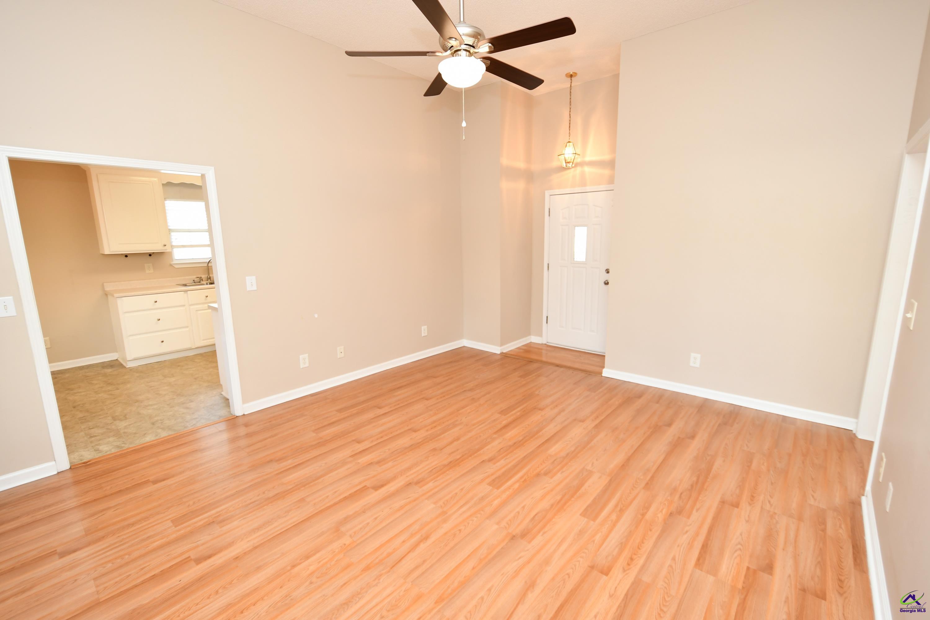 107 Dorothy Ct