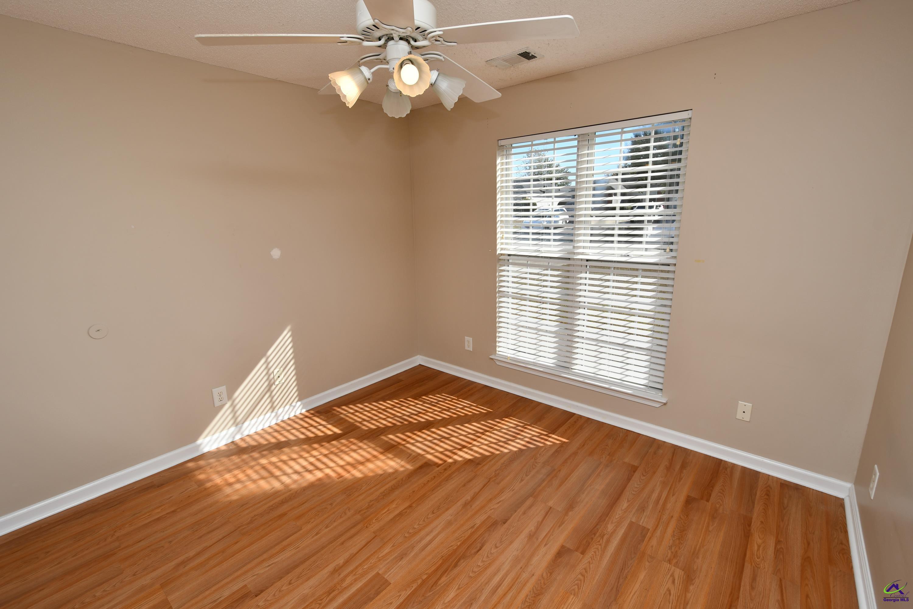 107 Dorothy Ct