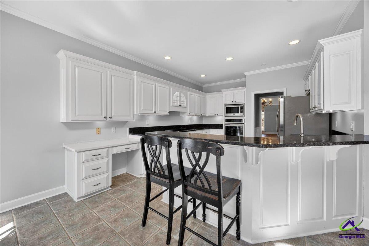 212 Falcon Crest