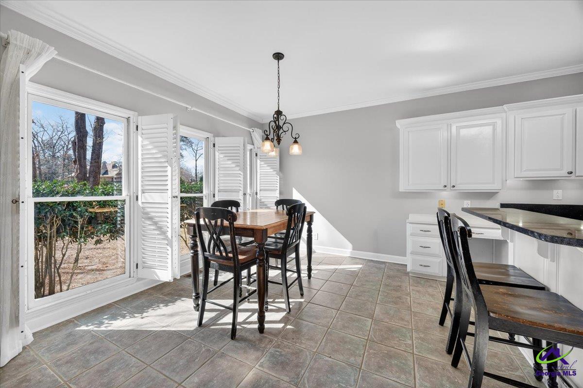 212 Falcon Crest