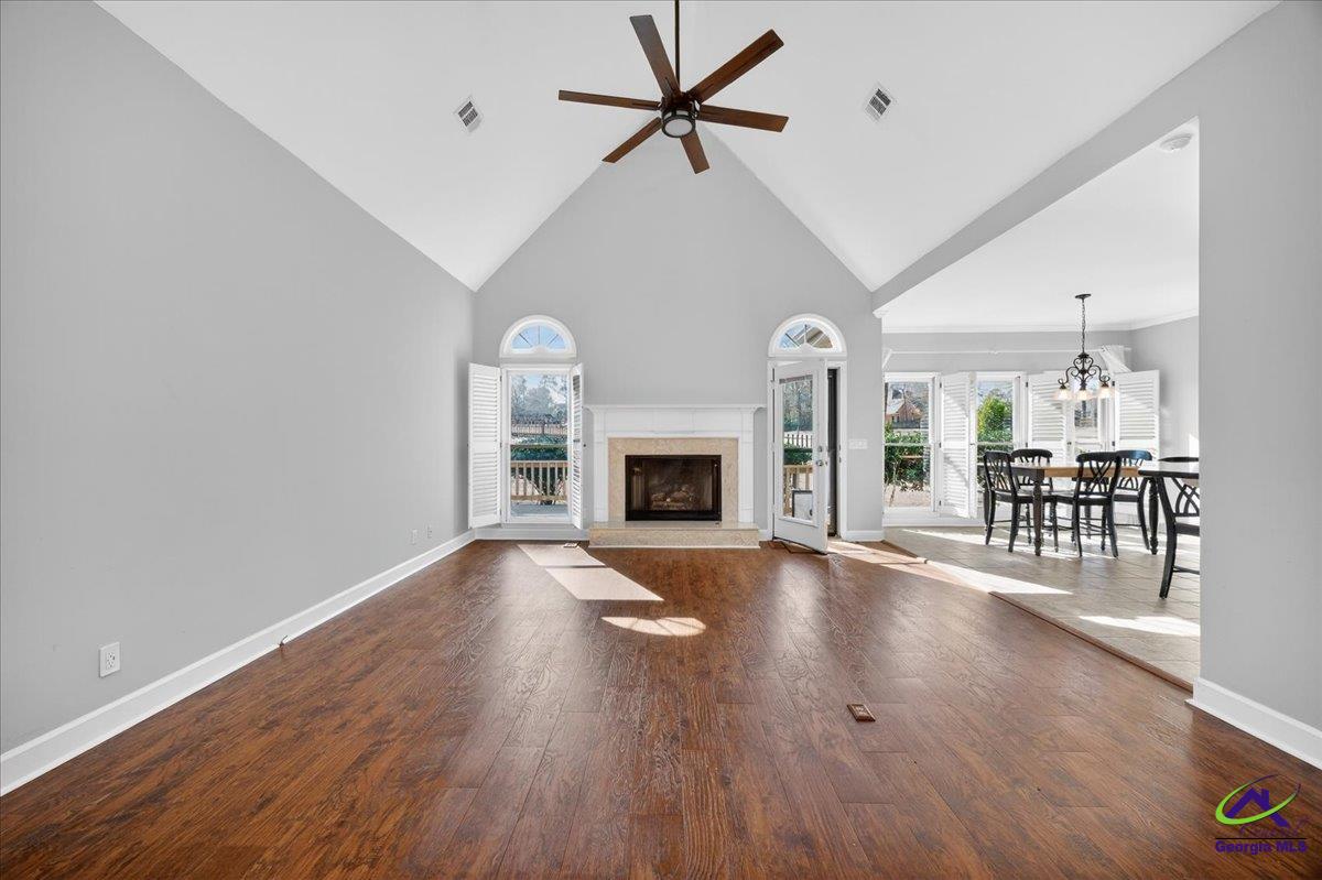 212 Falcon Crest