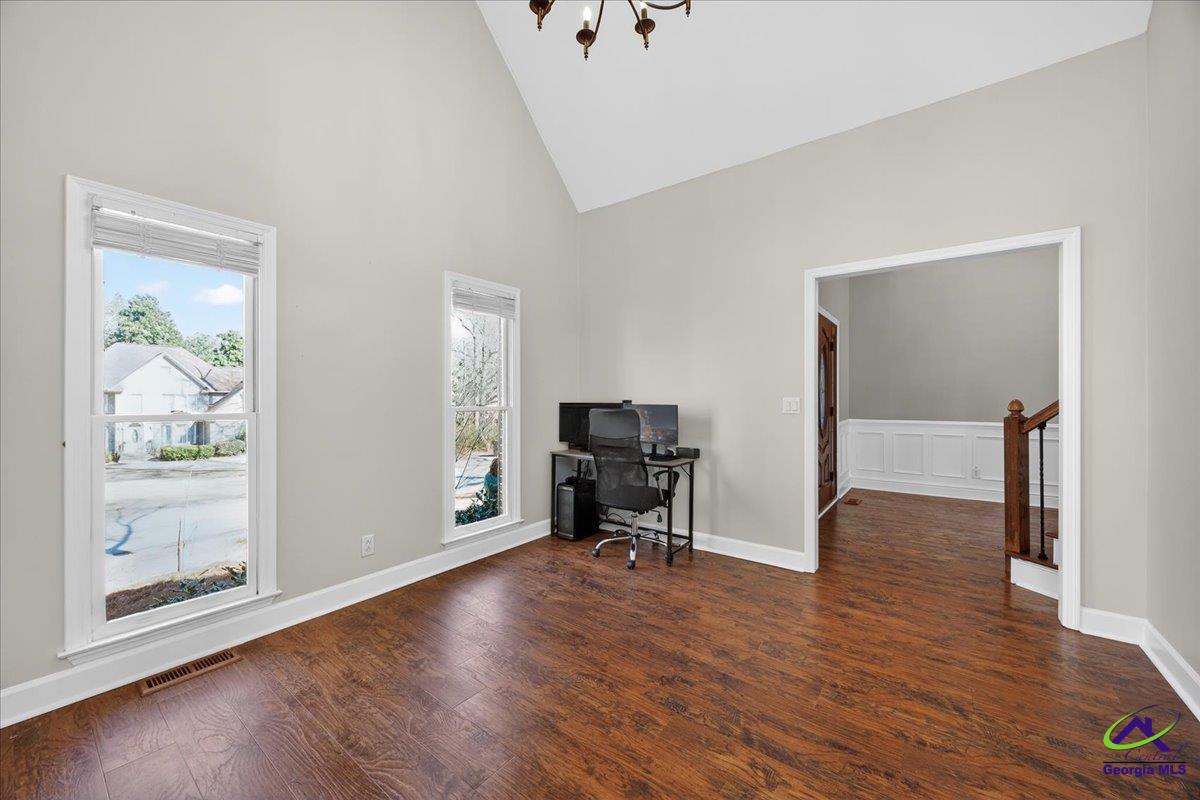 212 Falcon Crest