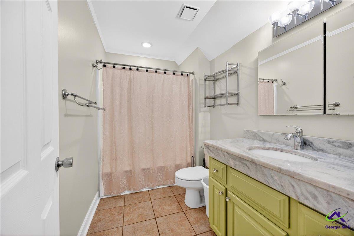 212 Falcon Crest