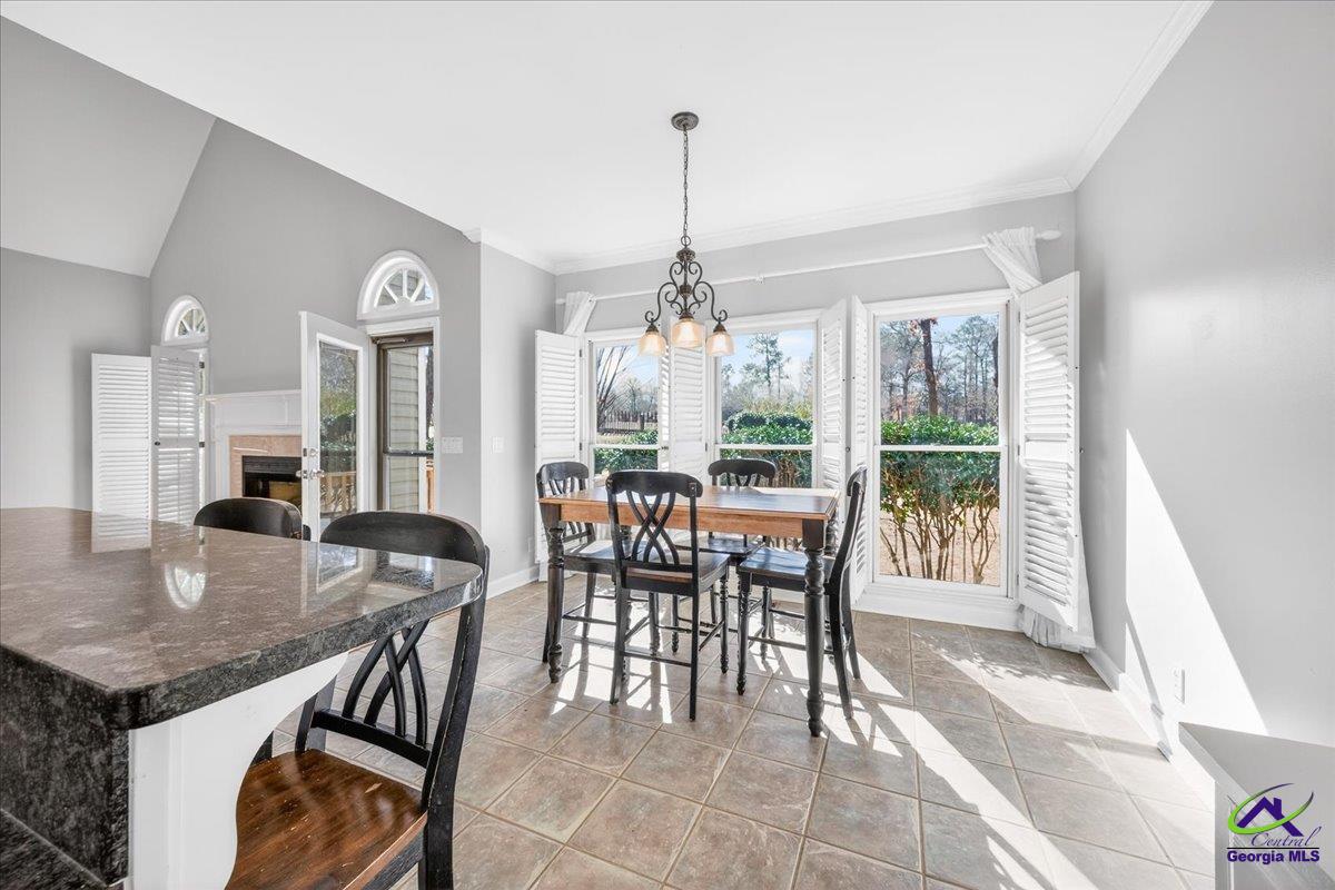 212 Falcon Crest
