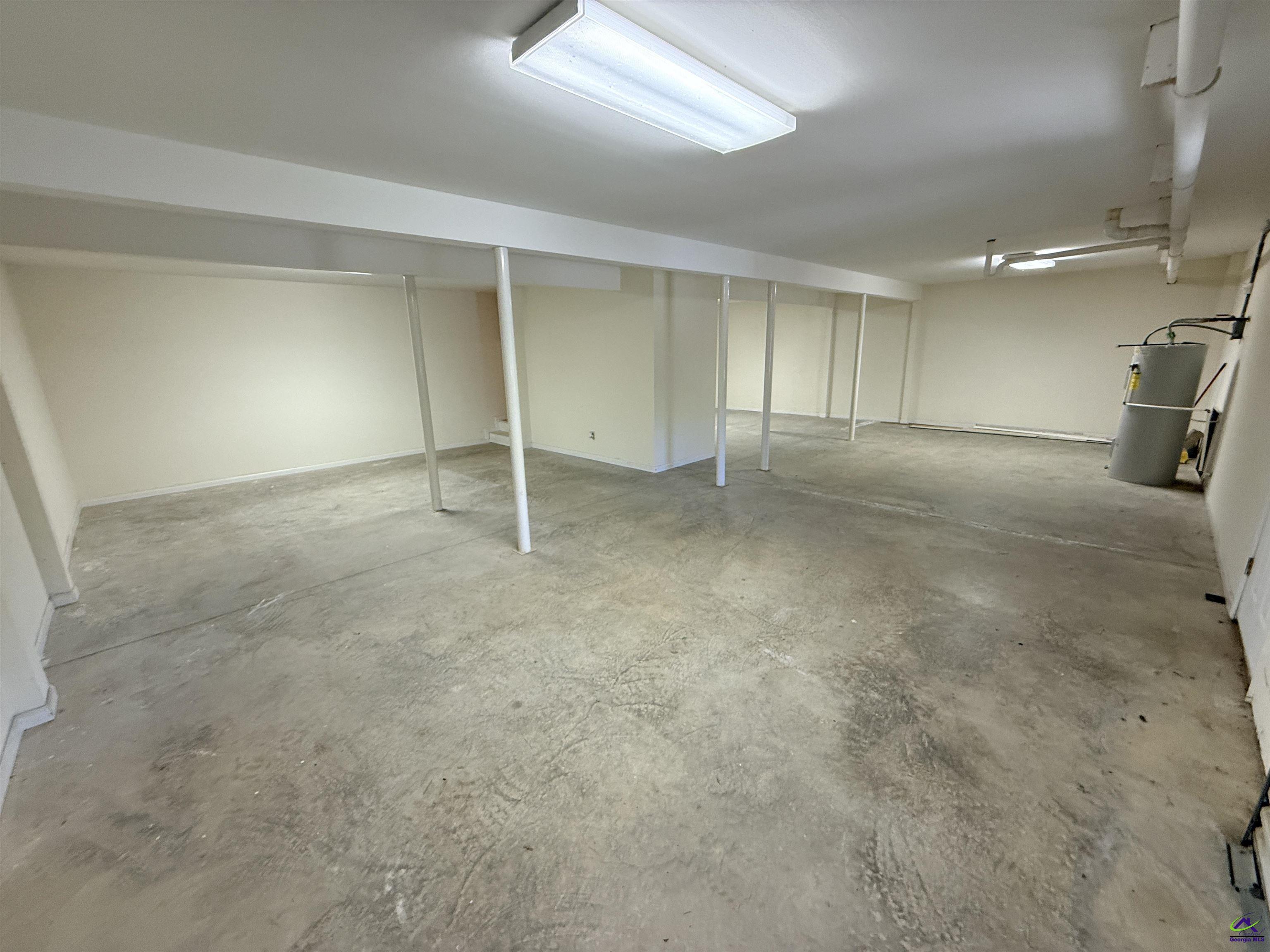 611 Moncrief Rd
