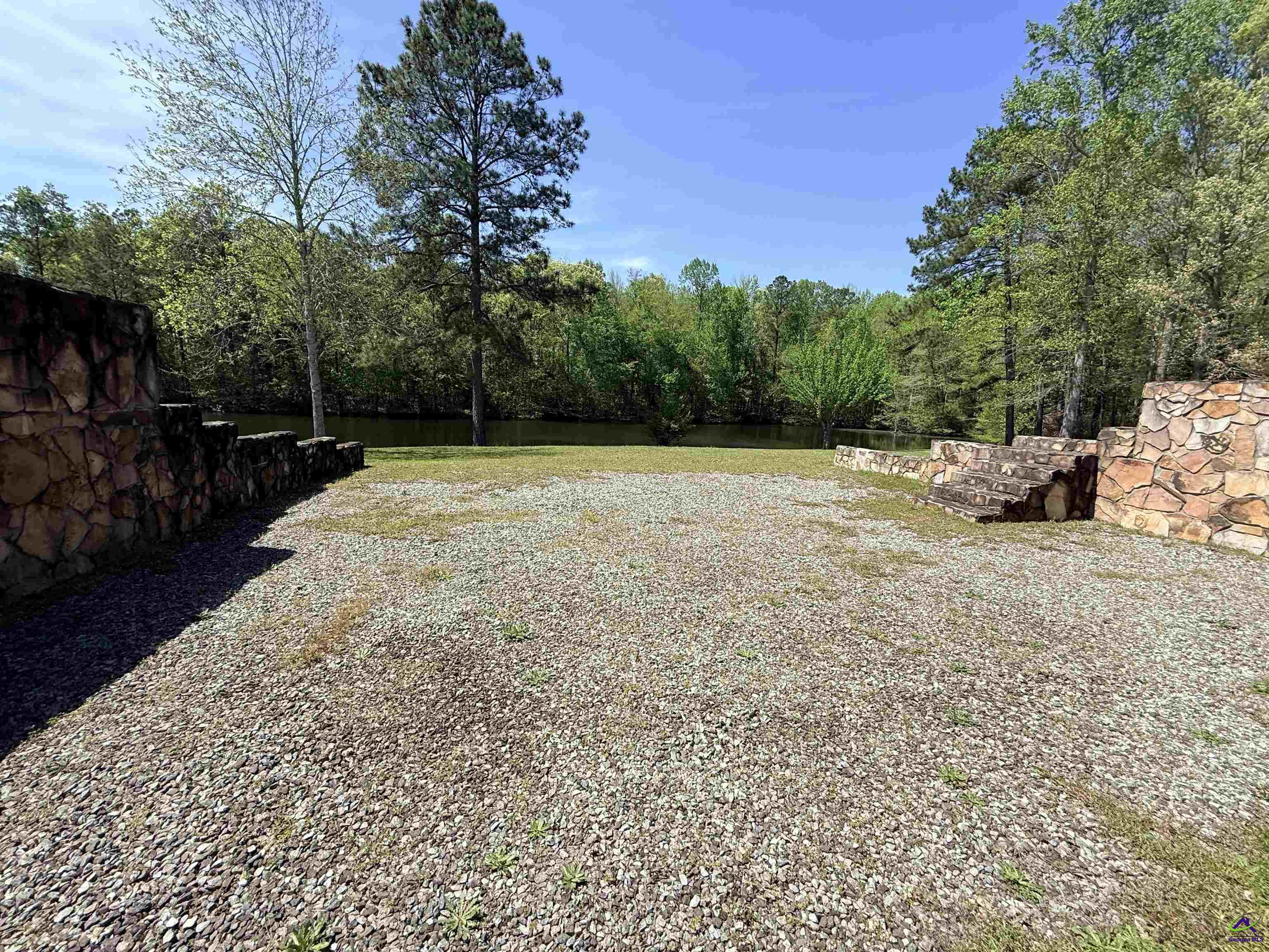 611 Moncrief Rd