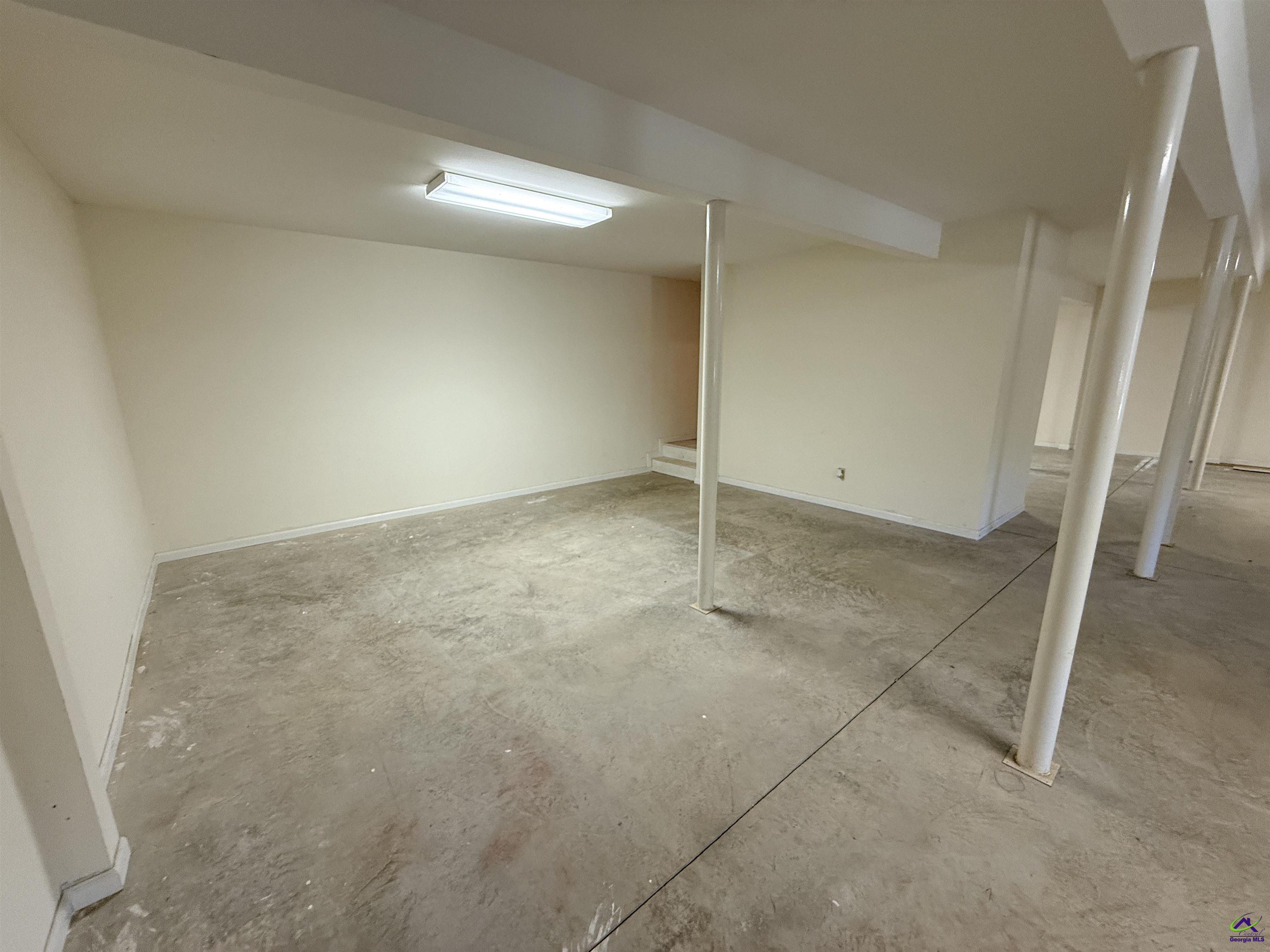 611 Moncrief Rd