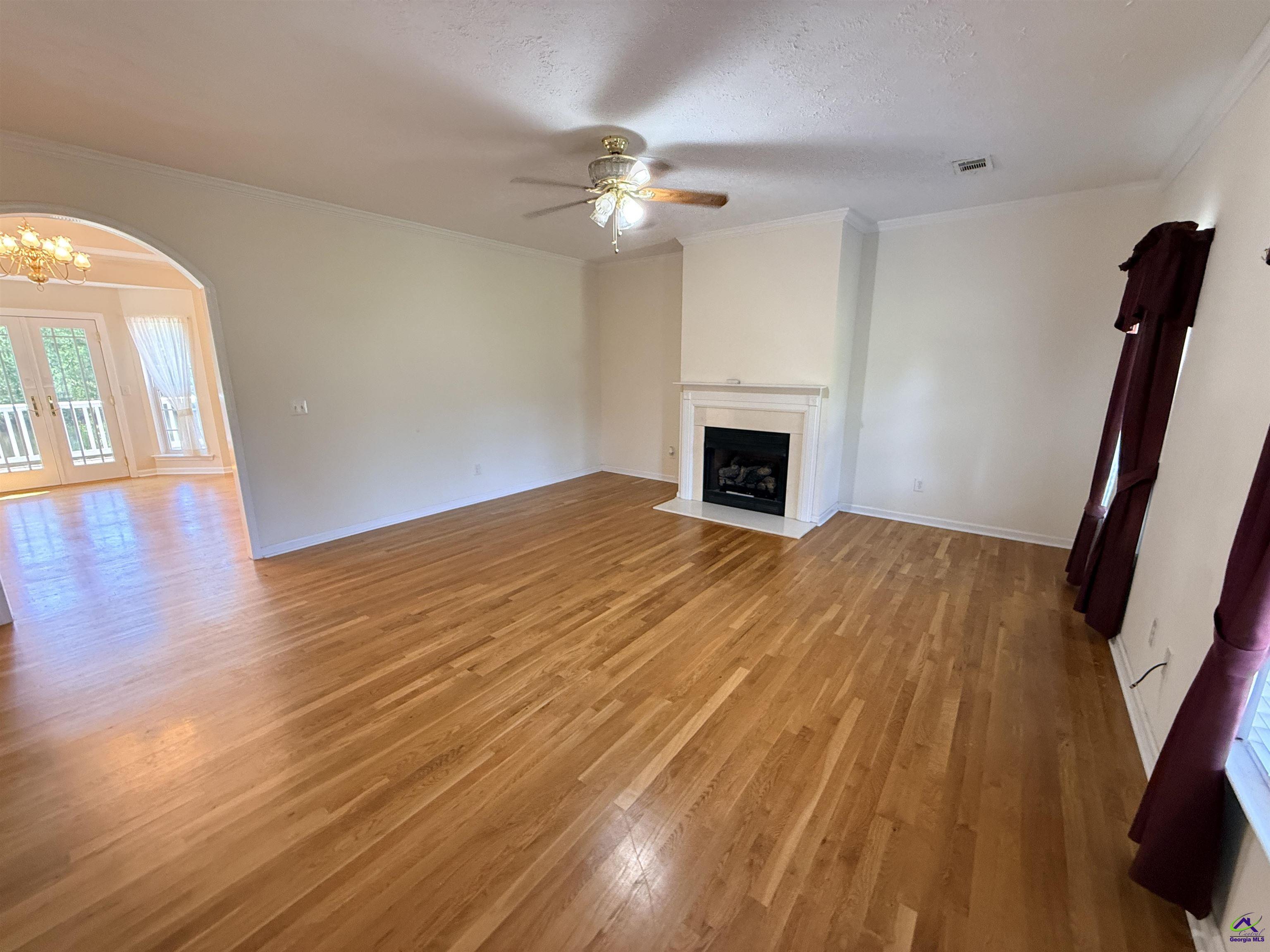 611 Moncrief Rd